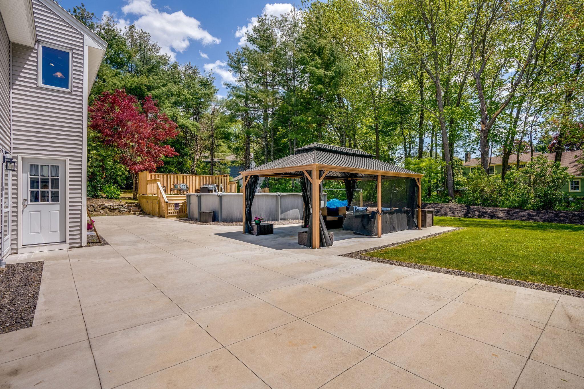 6 Woodside Drive