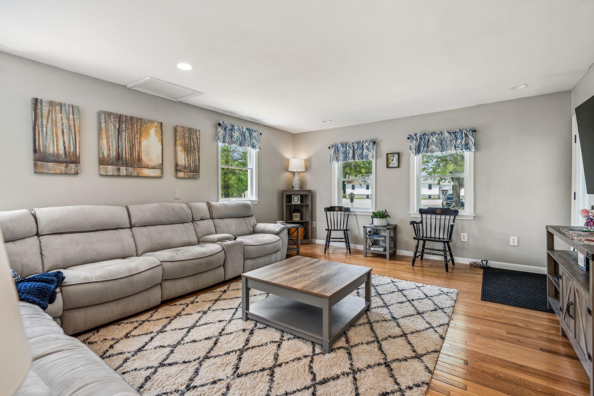 6 Woodside Drive