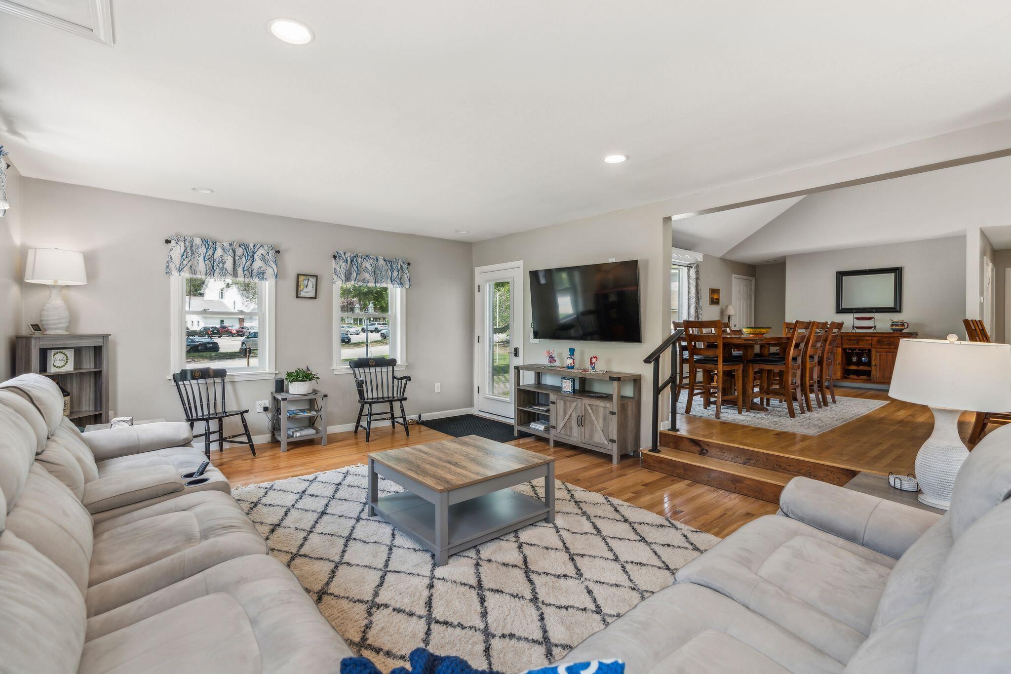 6 Woodside Drive