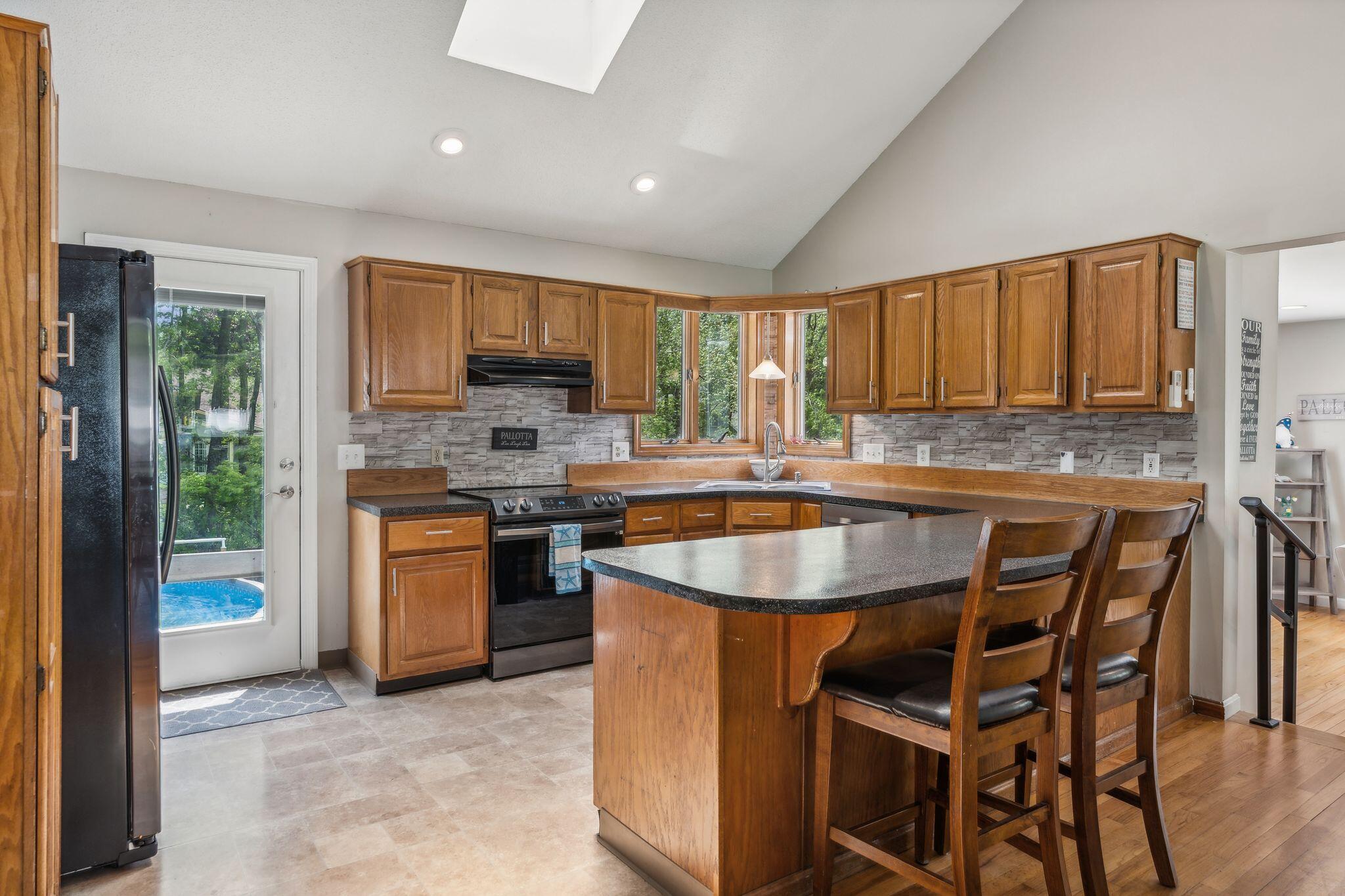 6 Woodside Drive