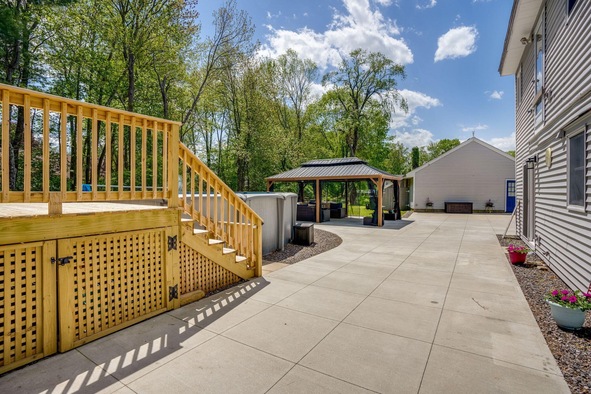 6 Woodside Drive