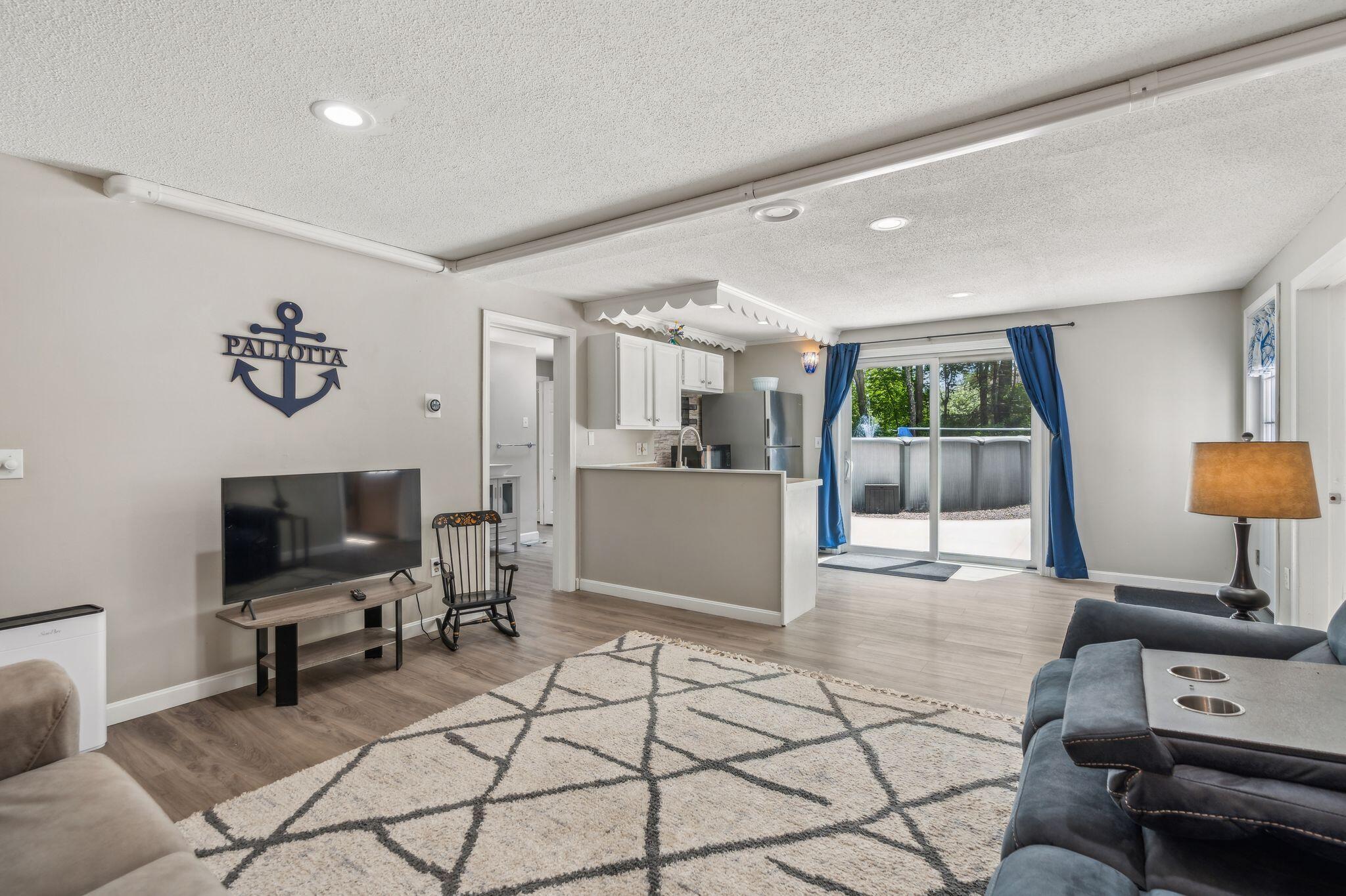 6 Woodside Drive