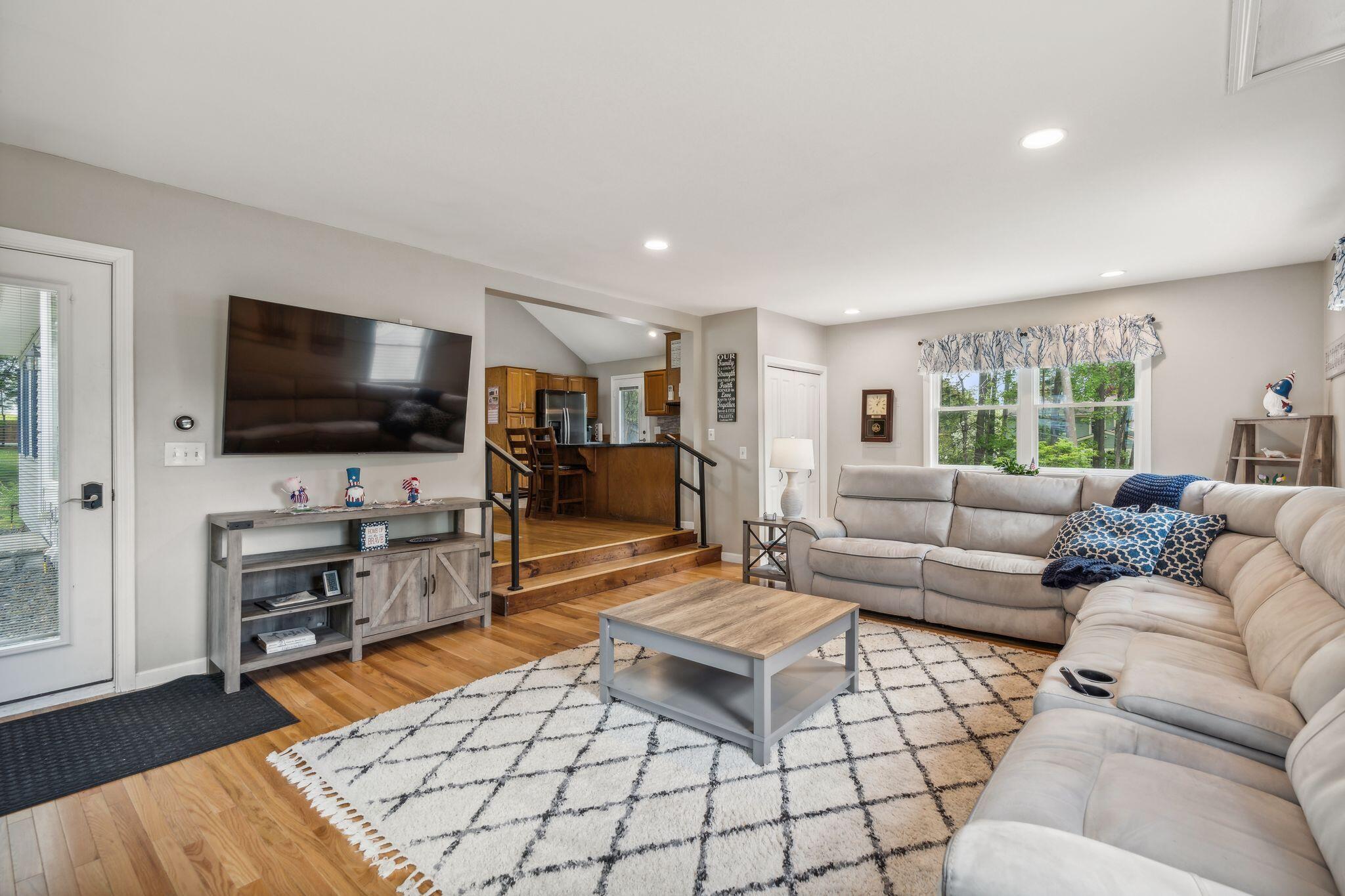 6 Woodside Drive