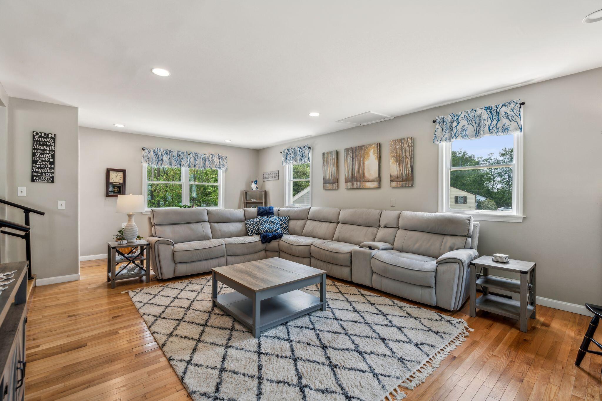 6 Woodside Drive