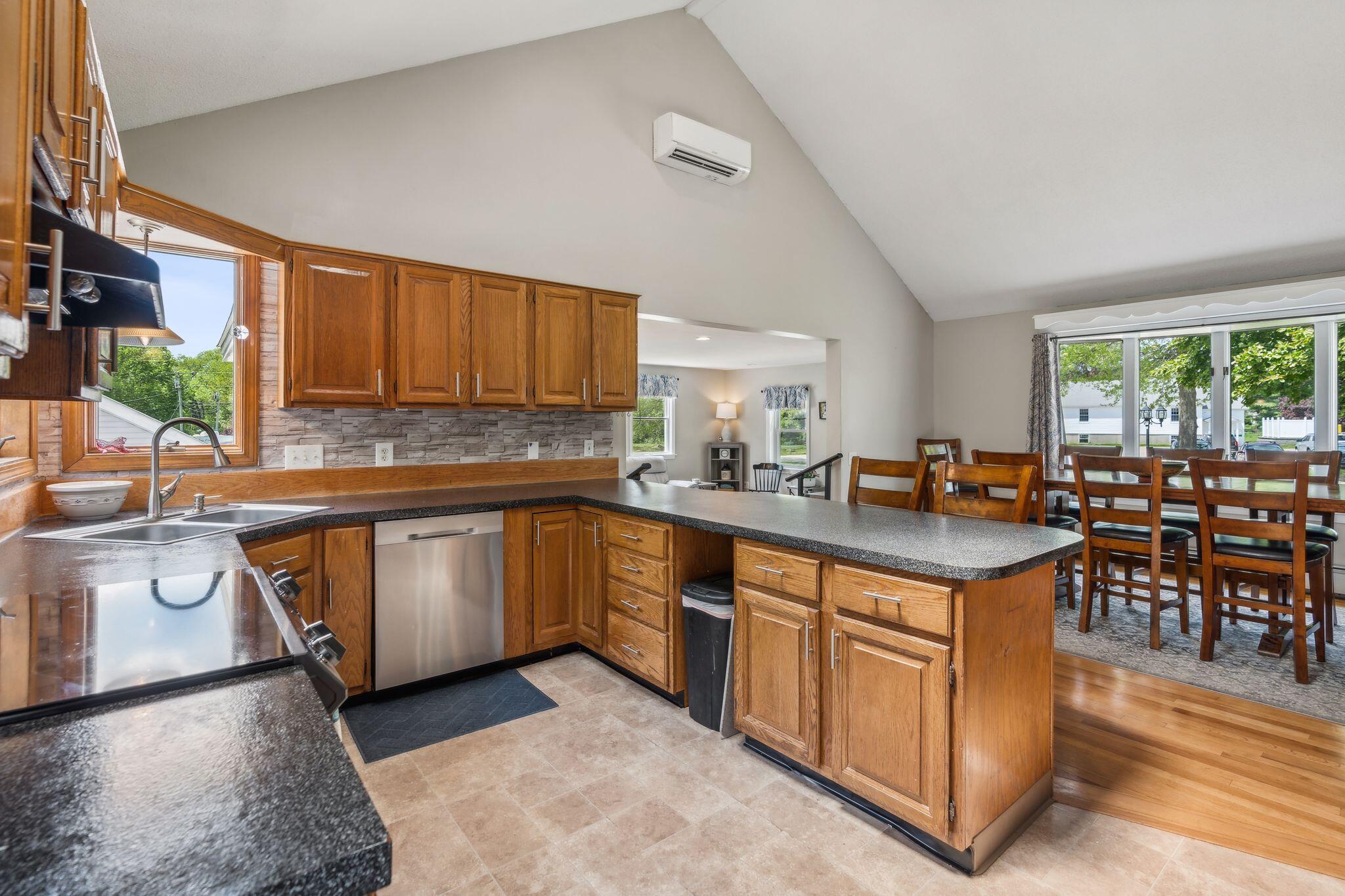 6 Woodside Drive