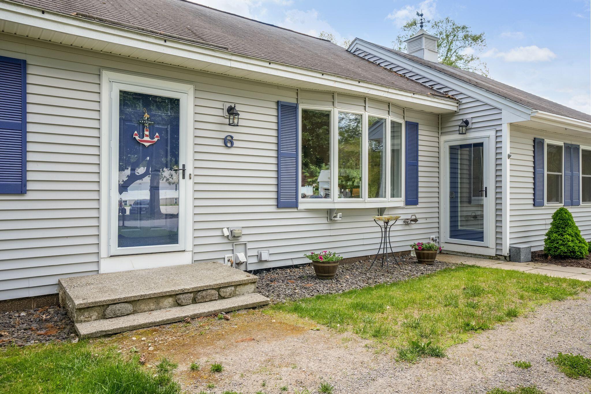 6 Woodside Drive