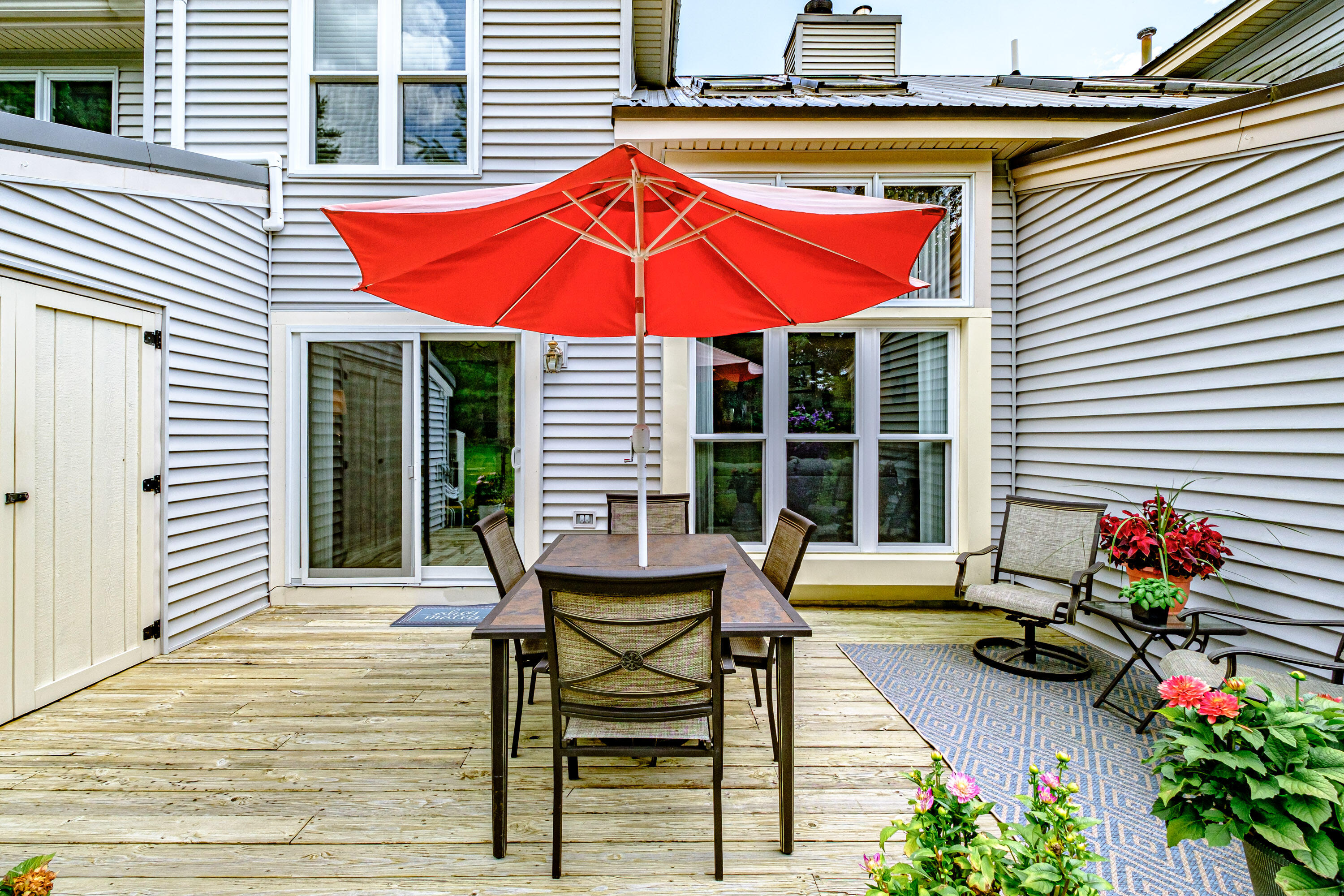 39 Meadowbrook Drive, 2