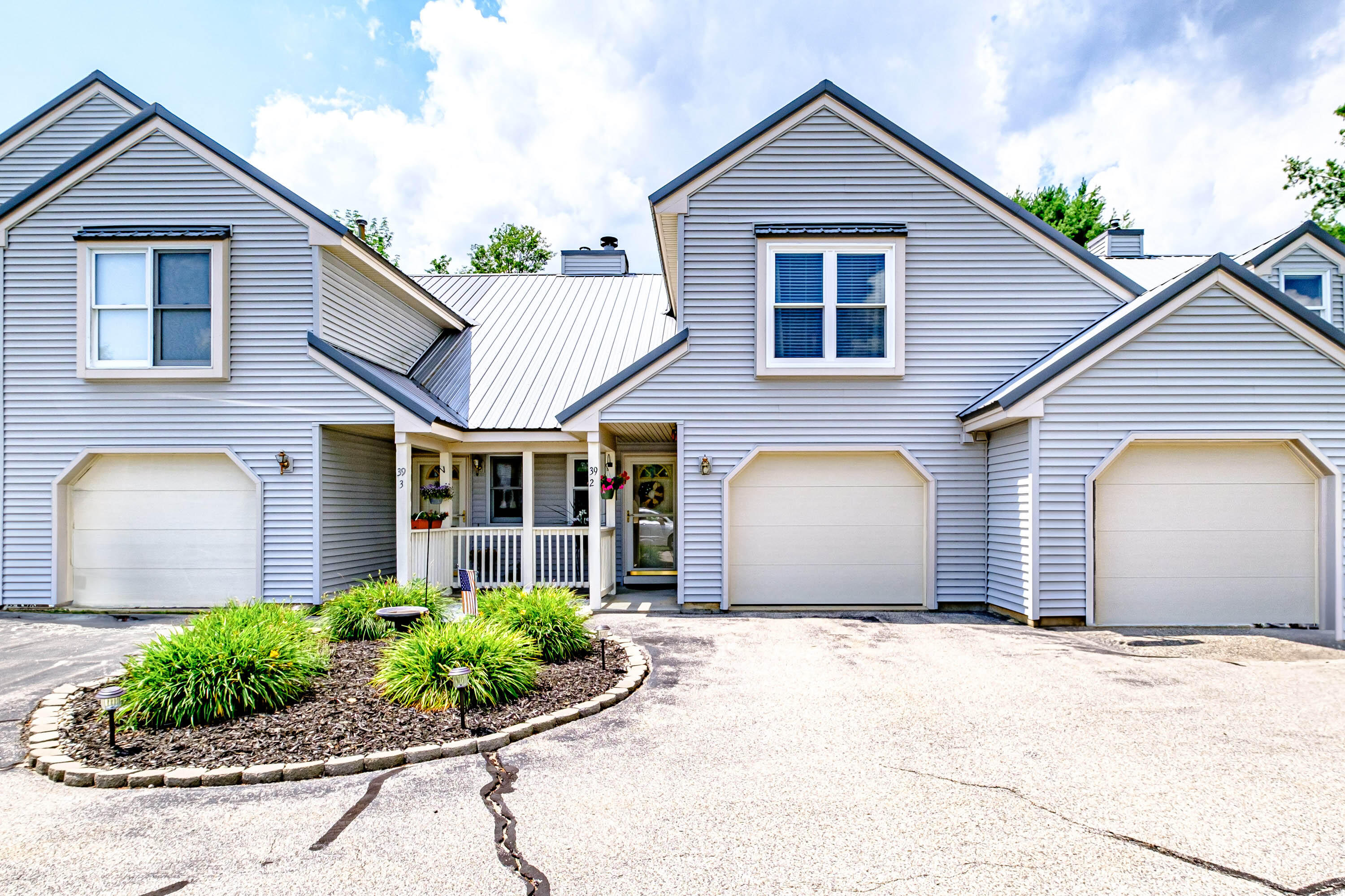 39 Meadowbrook Drive, 2