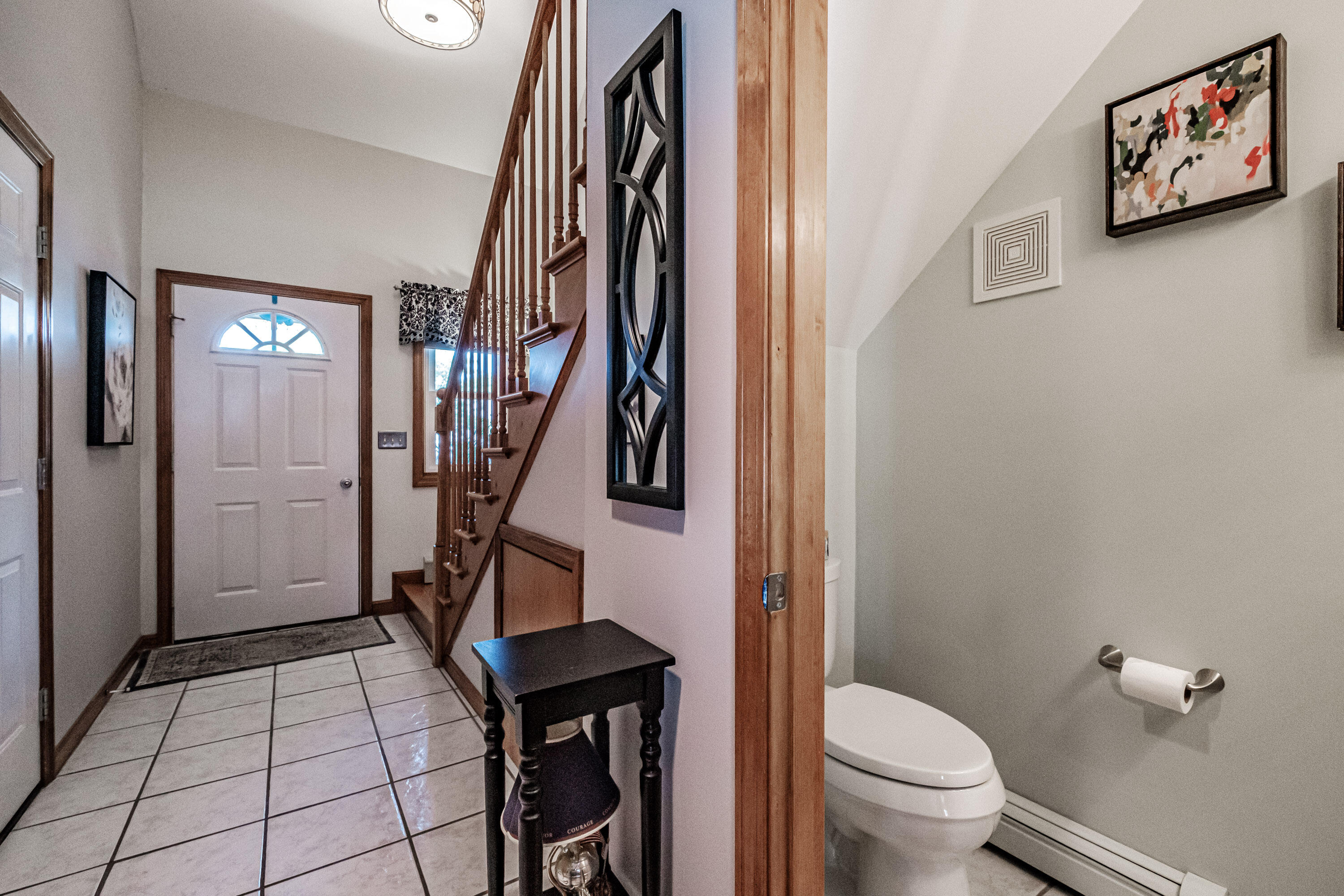 39 Meadowbrook Drive, 2