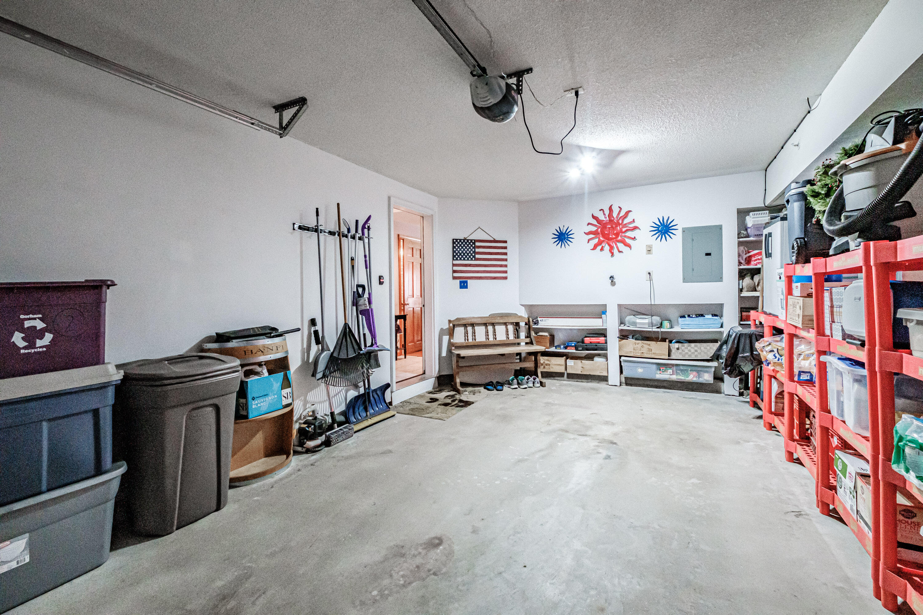 39 Meadowbrook Drive, 2