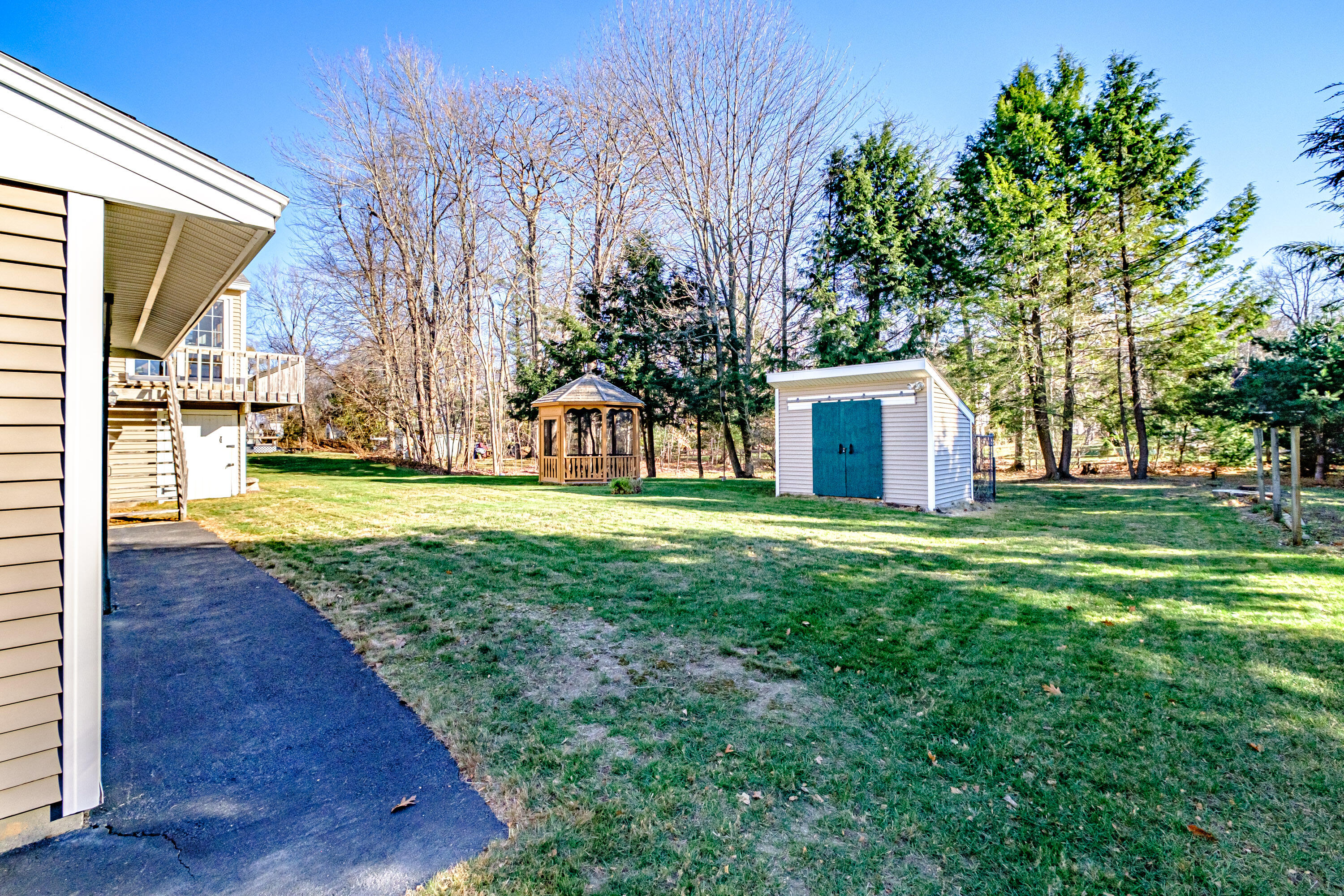 16 Woodside Drive