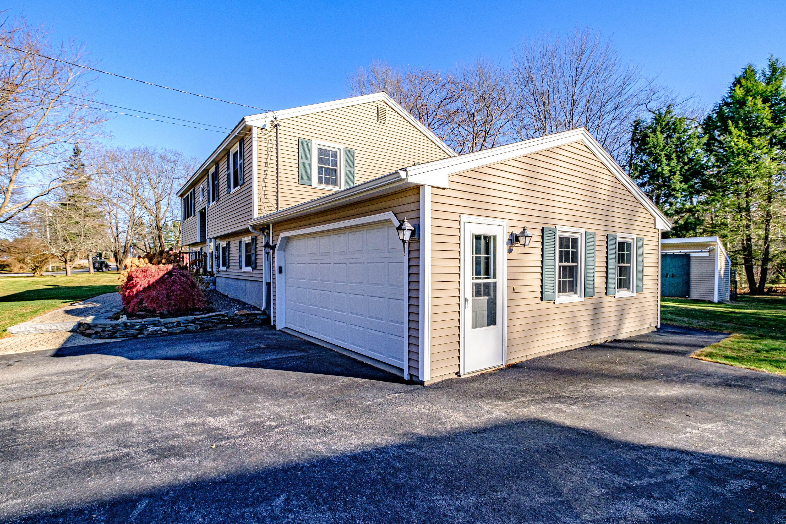 16 Woodside Drive