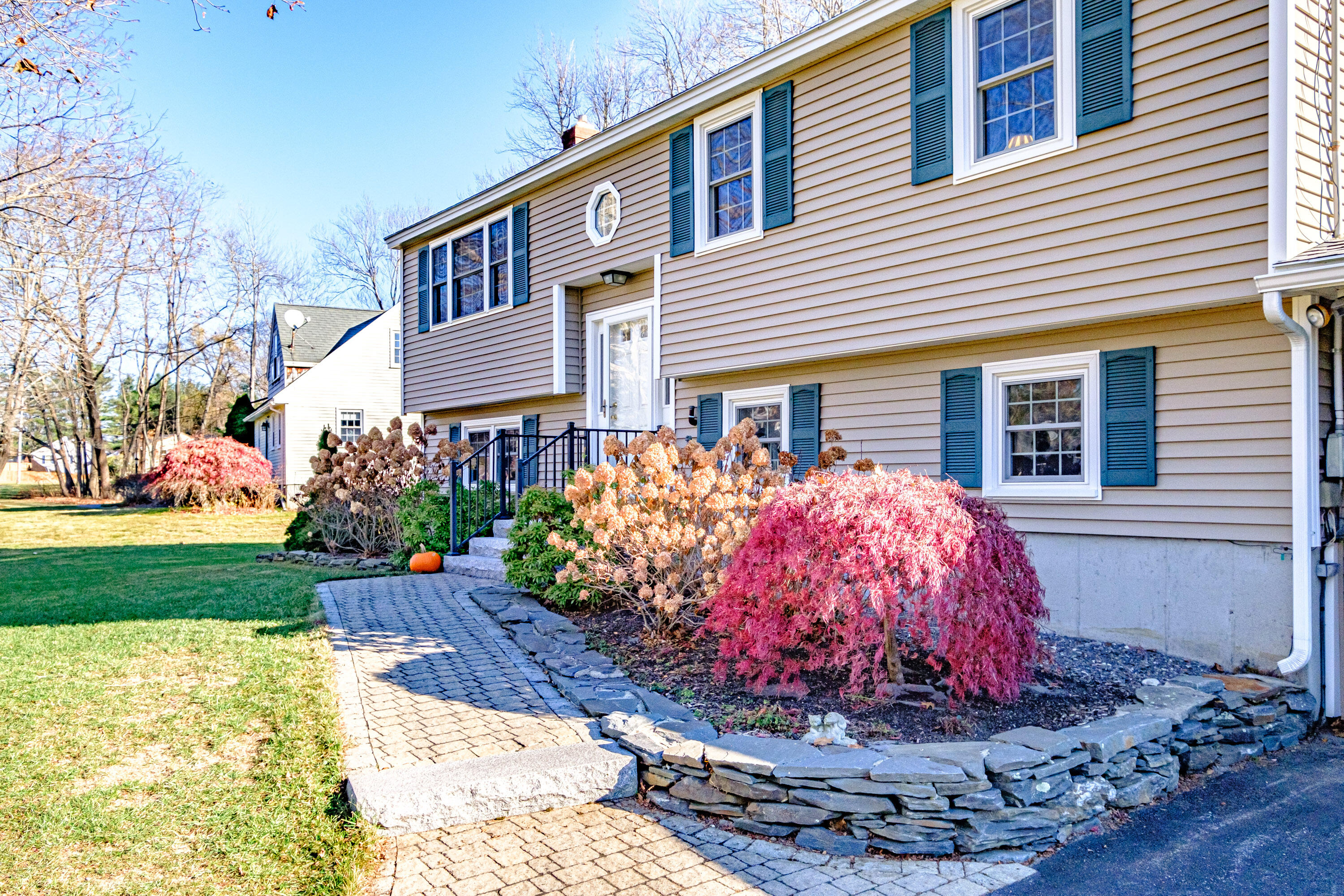 16 Woodside Drive