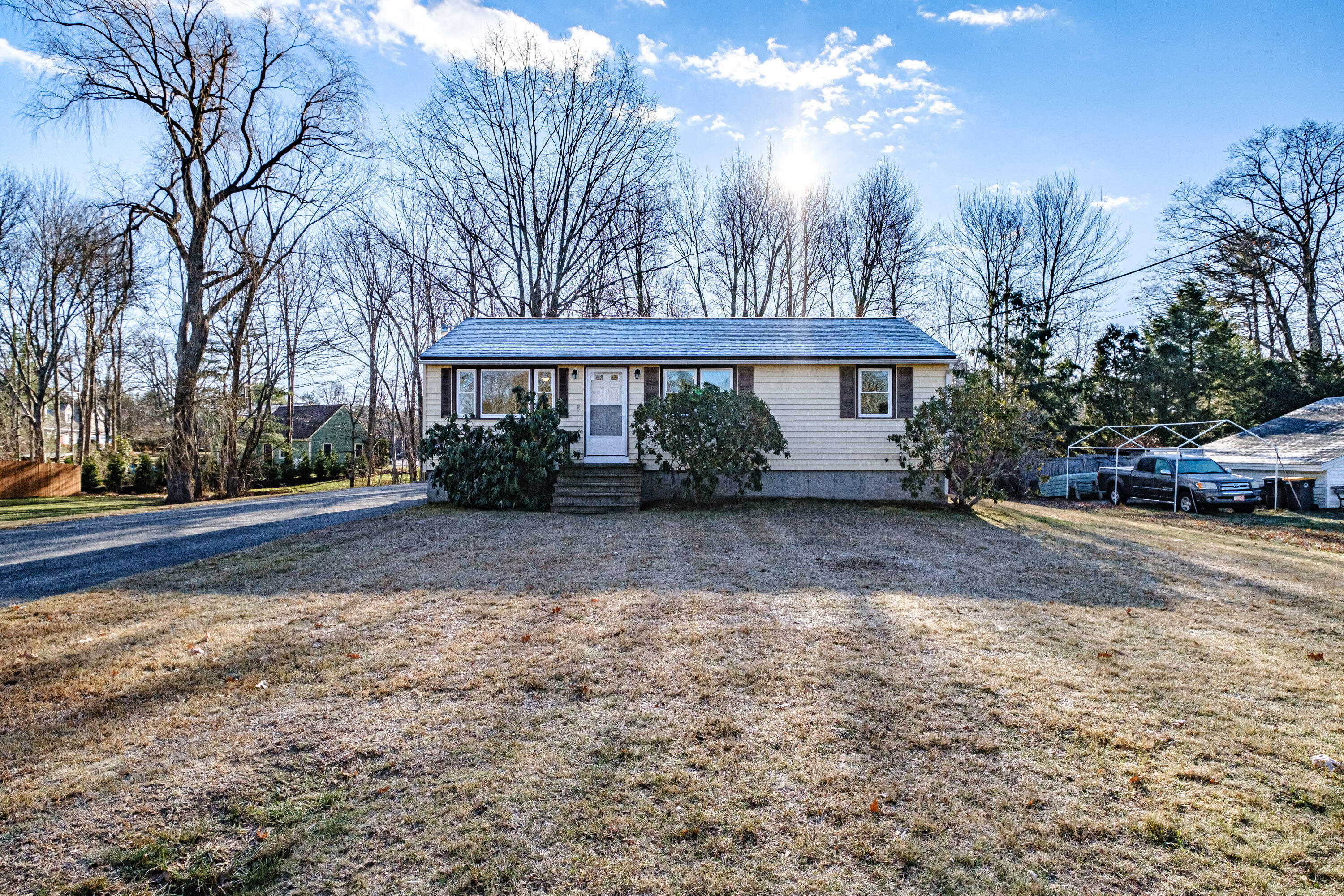 8 Woodside Drive