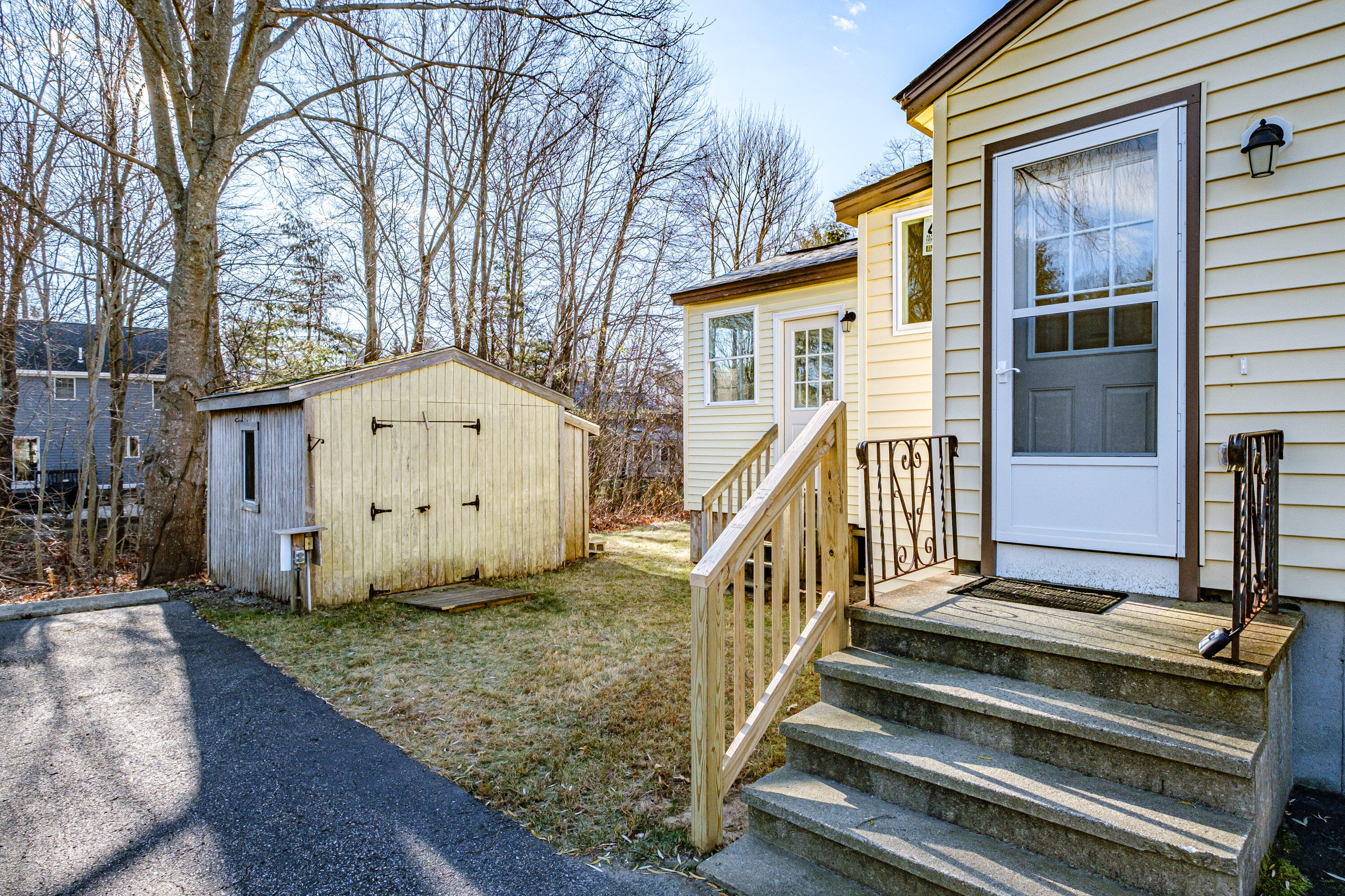 8 Woodside Drive