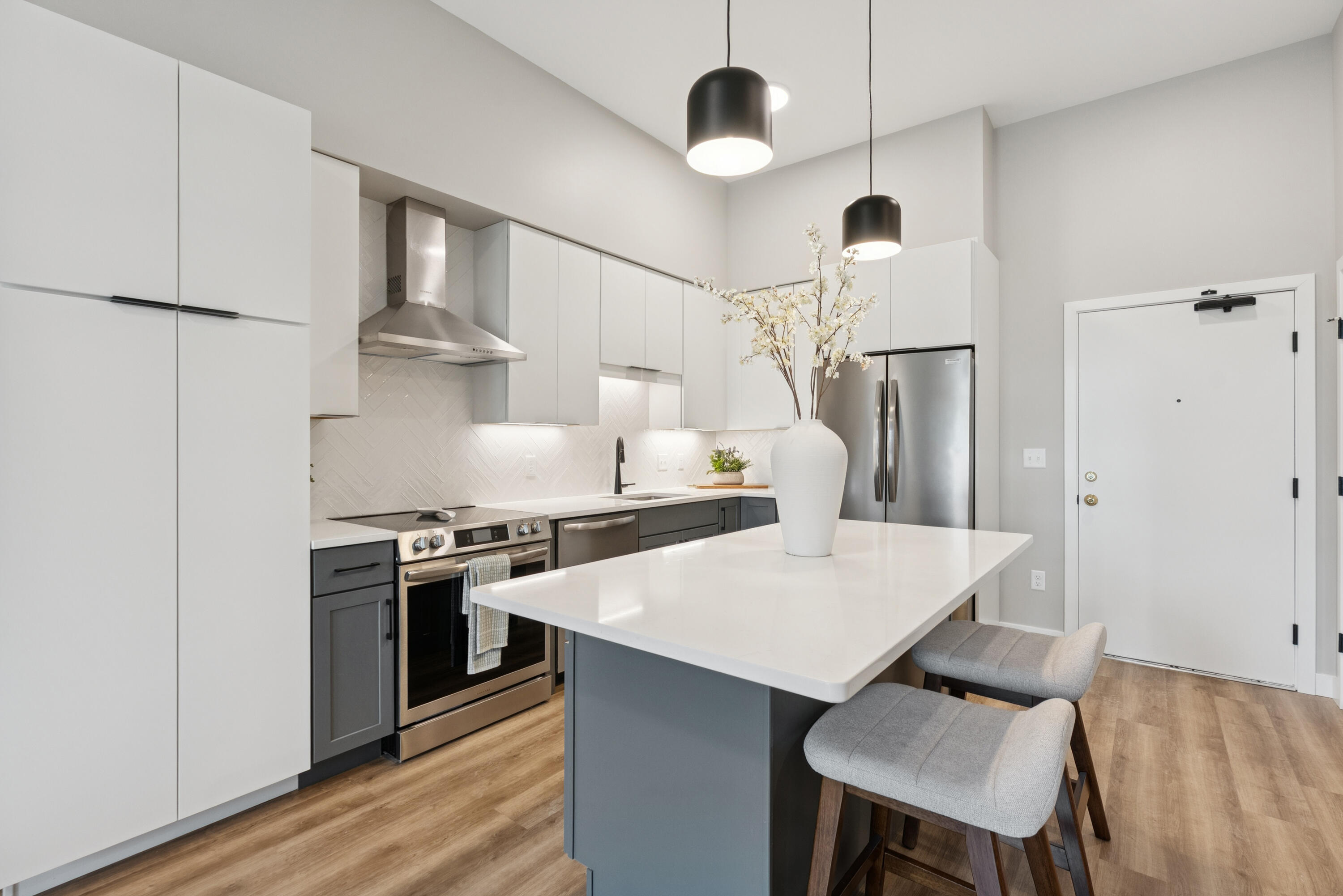 1 Cross Street, 105