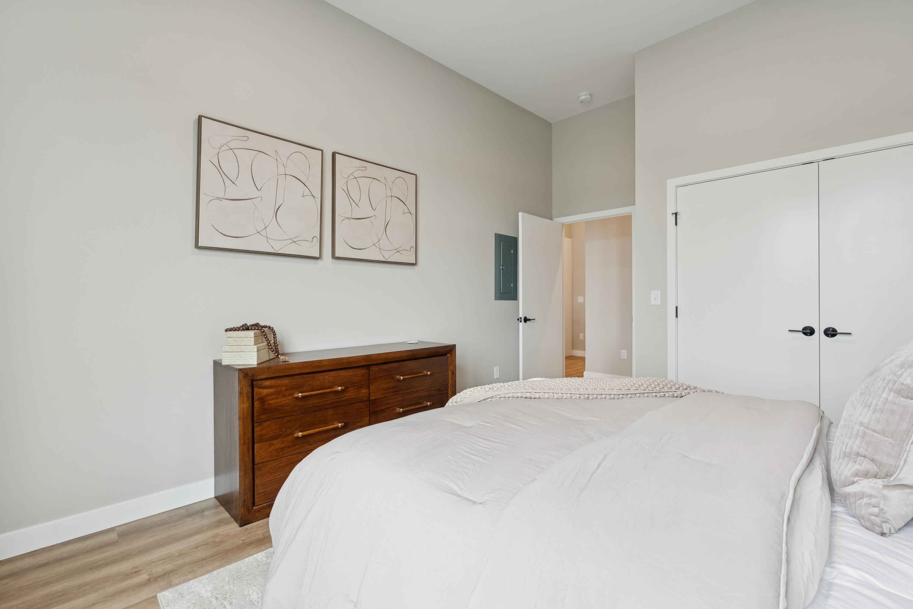 1 Cross Street, 105