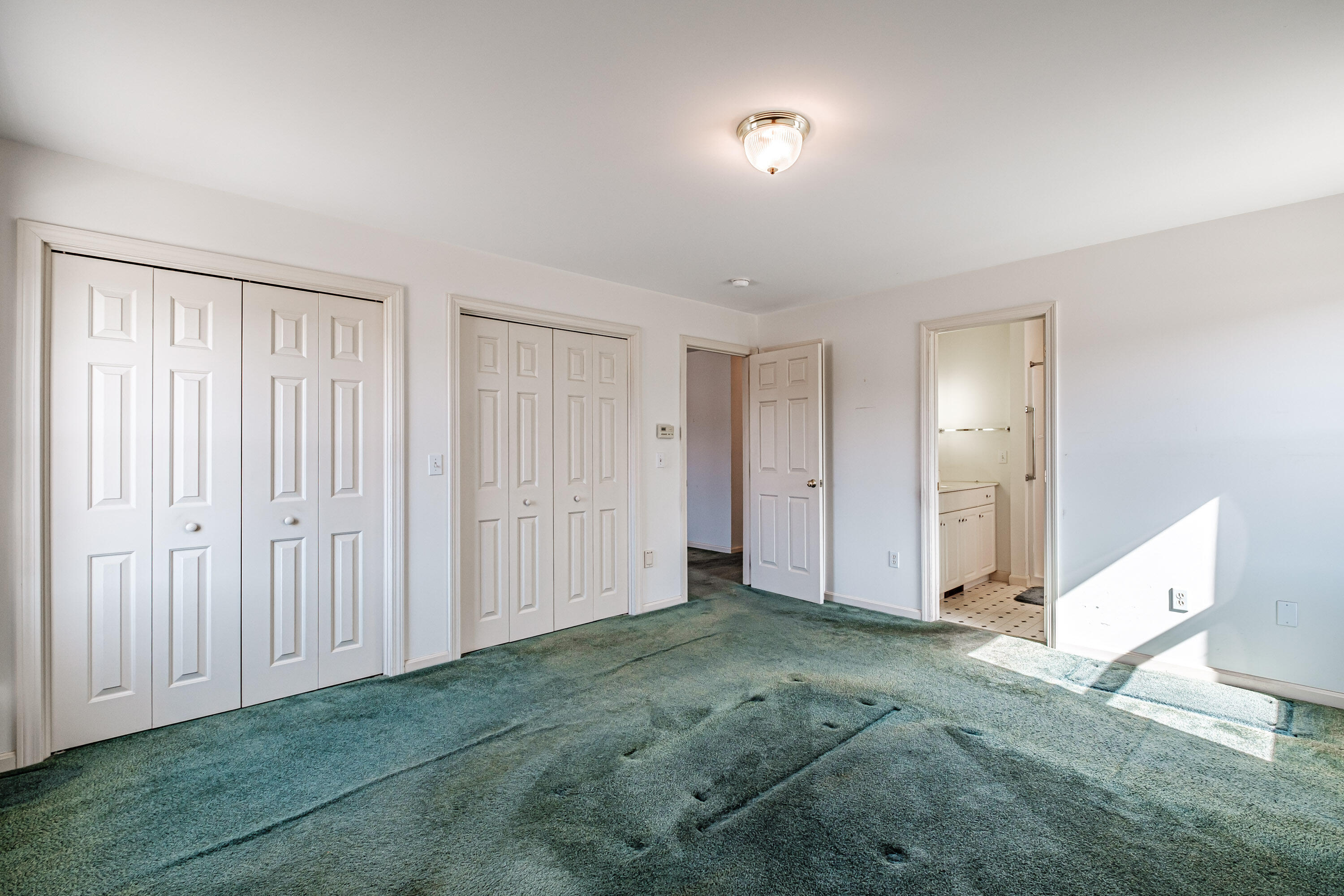 9 Clearwater Drive