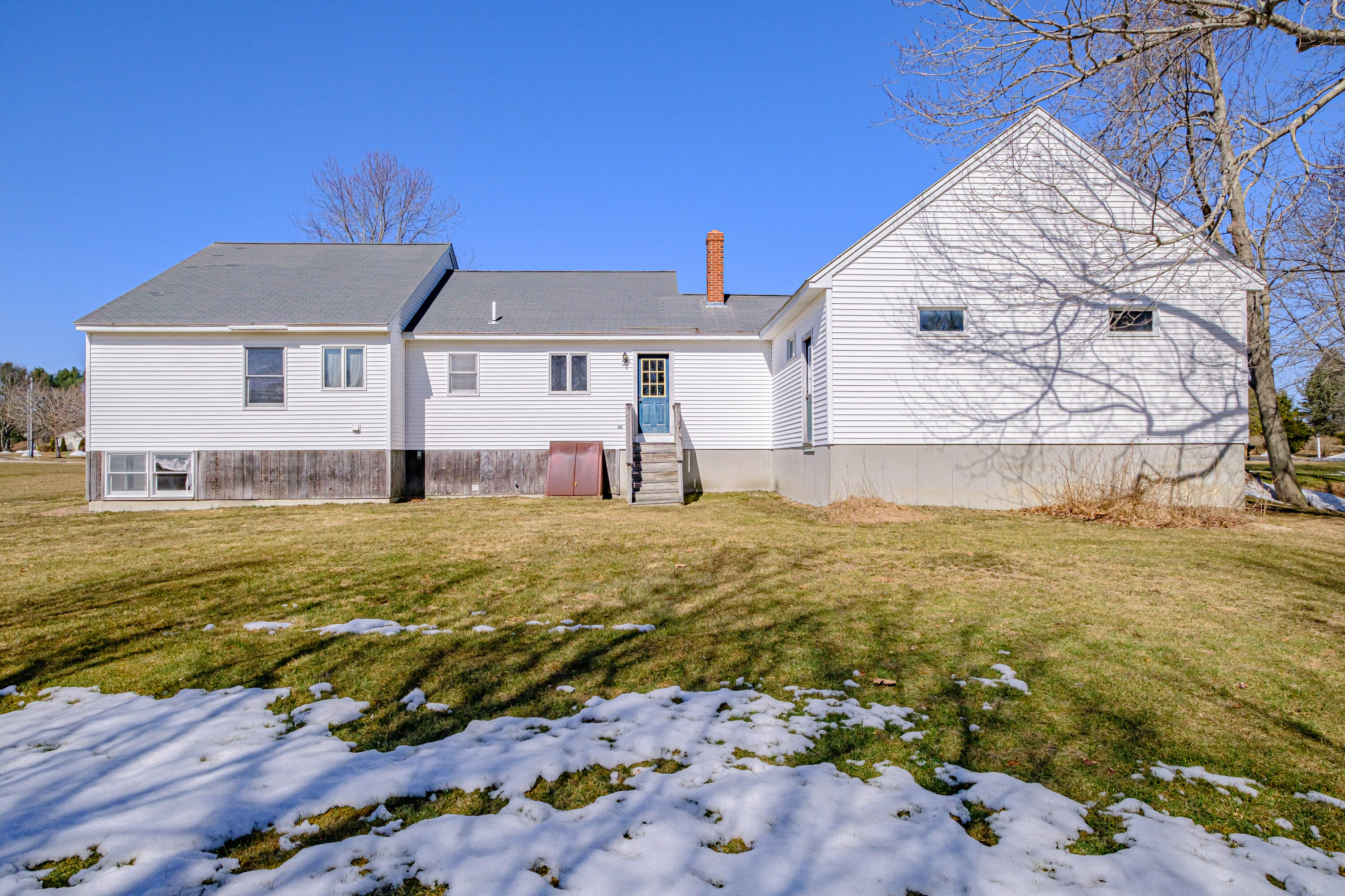 9 Clearwater Drive