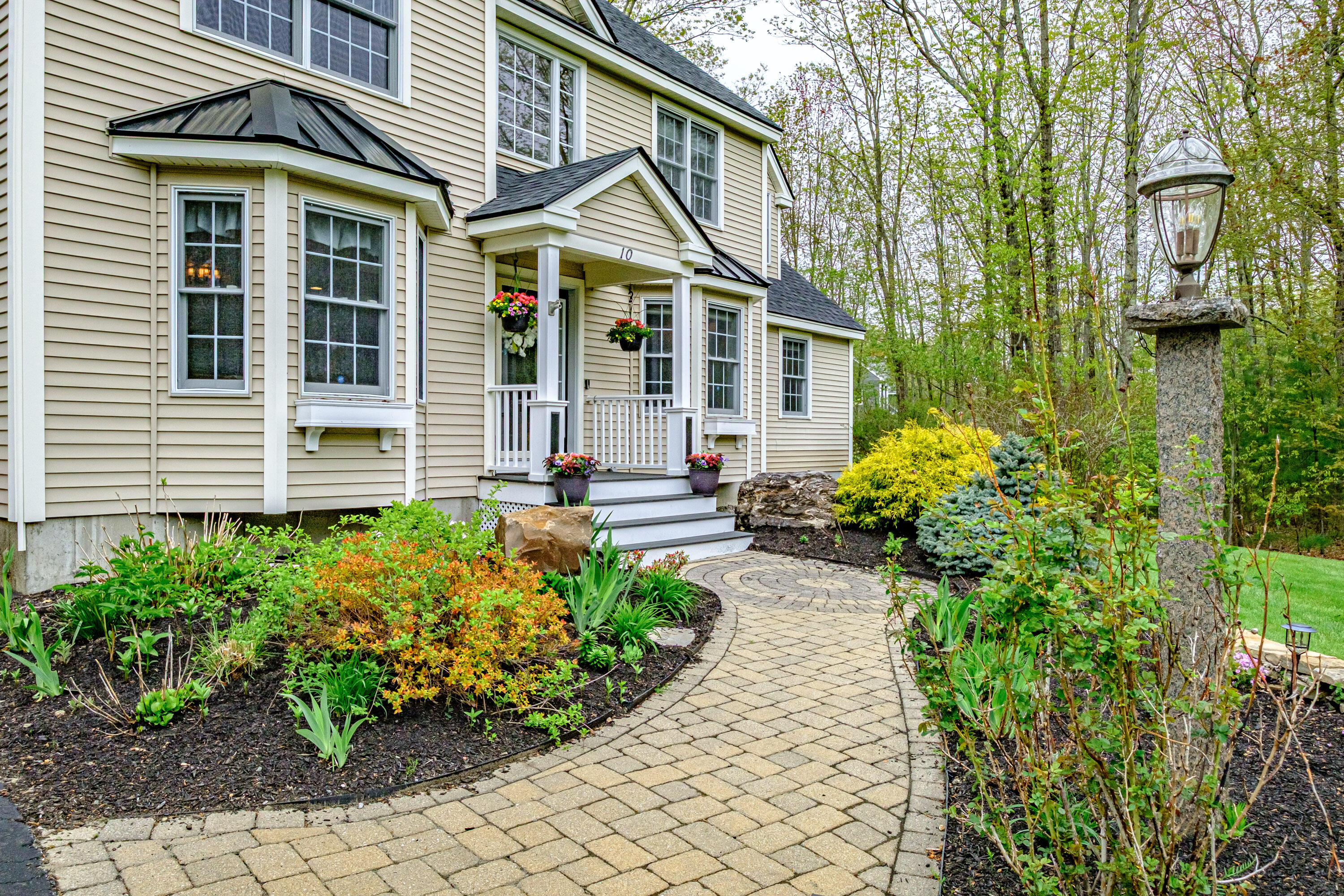 10 Hidden Creek Drive