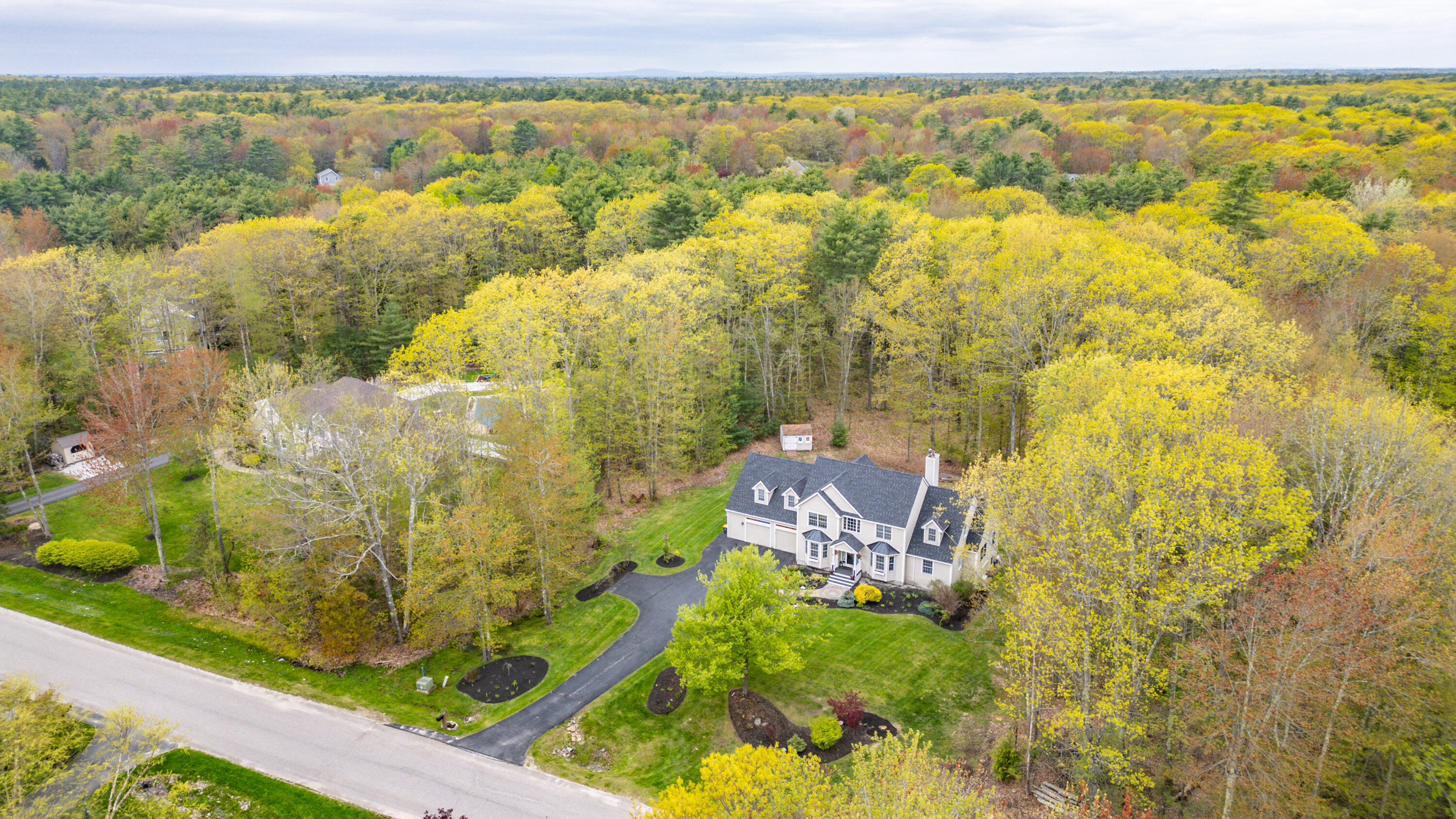 10 Hidden Creek Drive