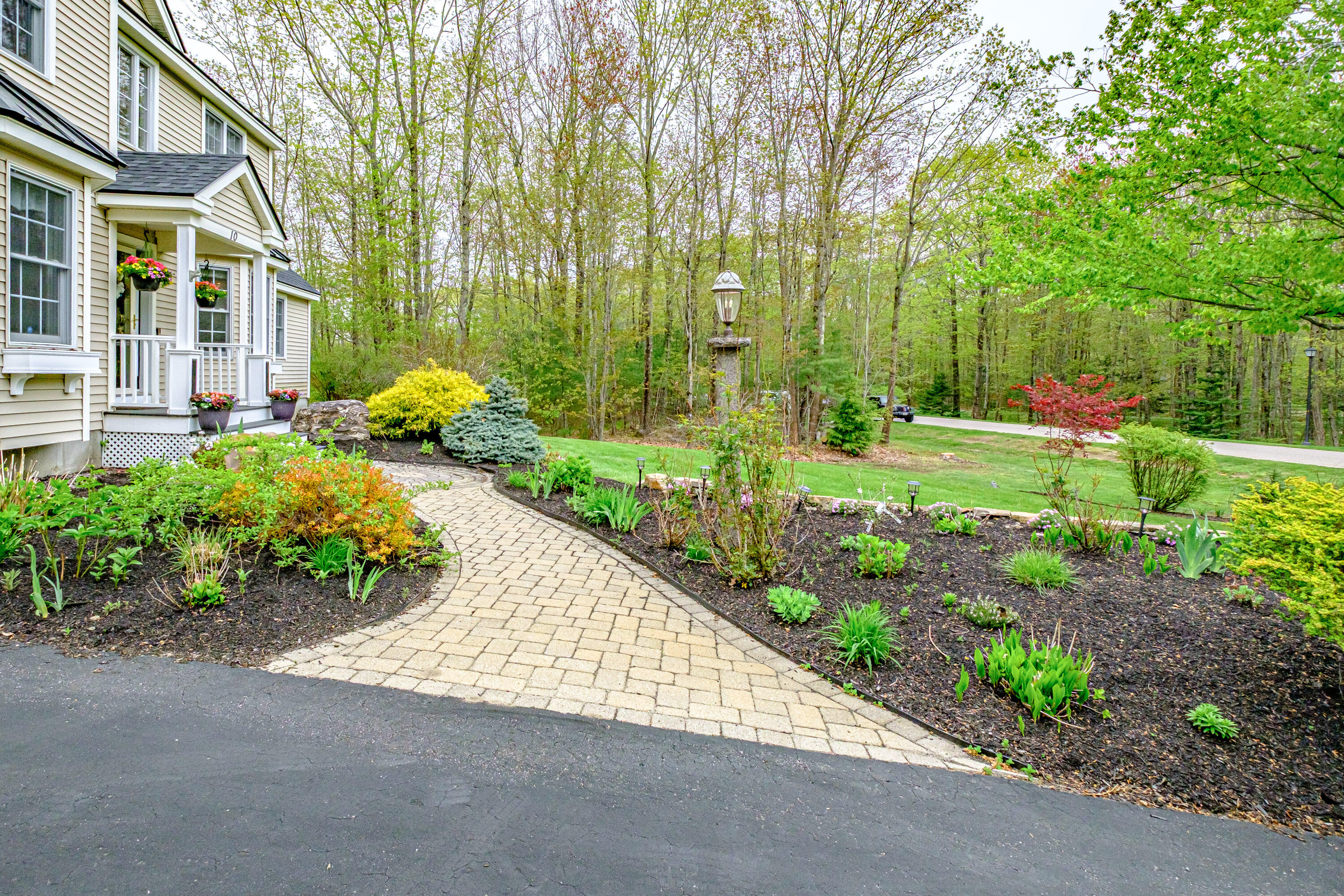 10 Hidden Creek Drive