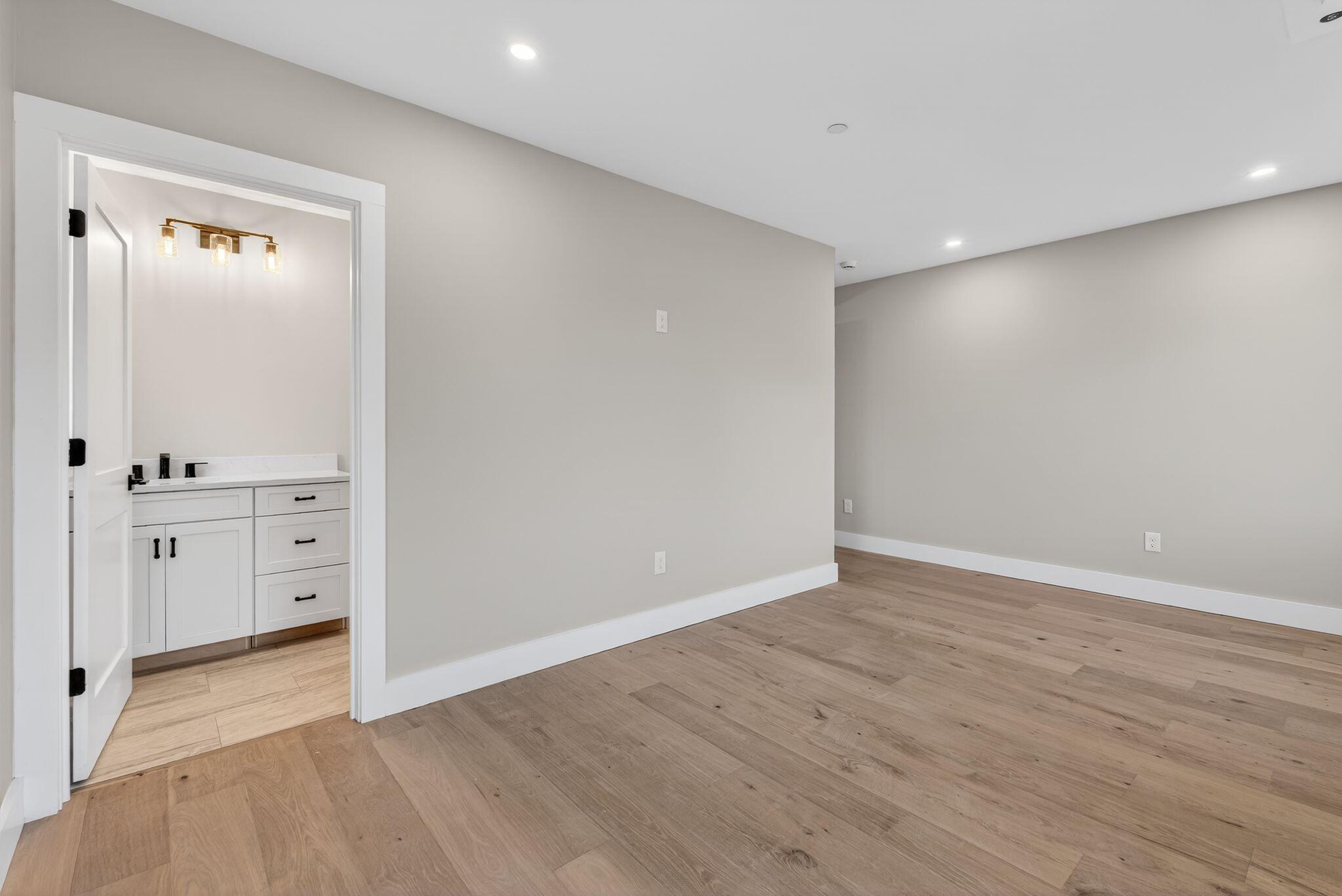 Unit 13 Fairway Commons Drive, 13