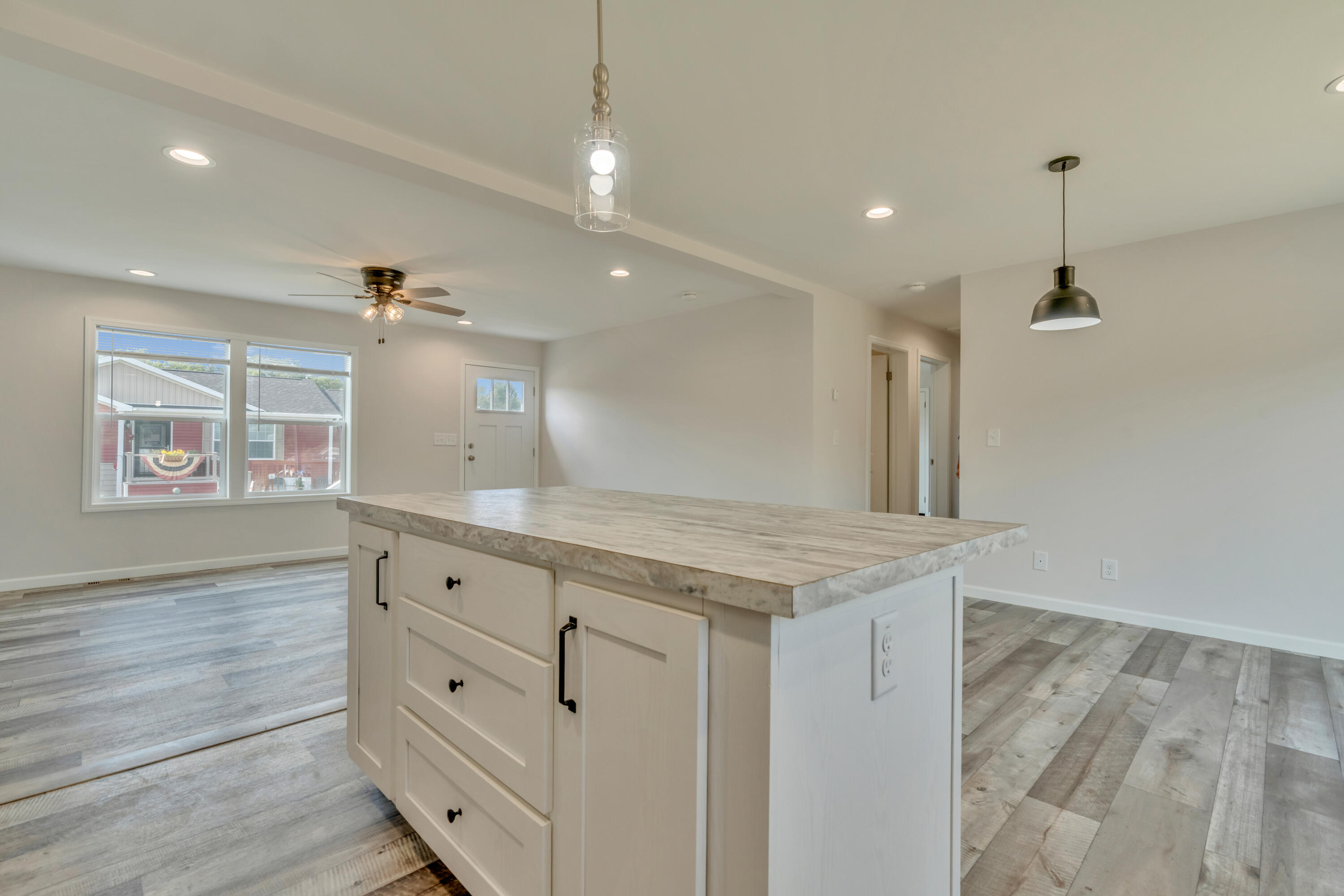 8 Colony Way