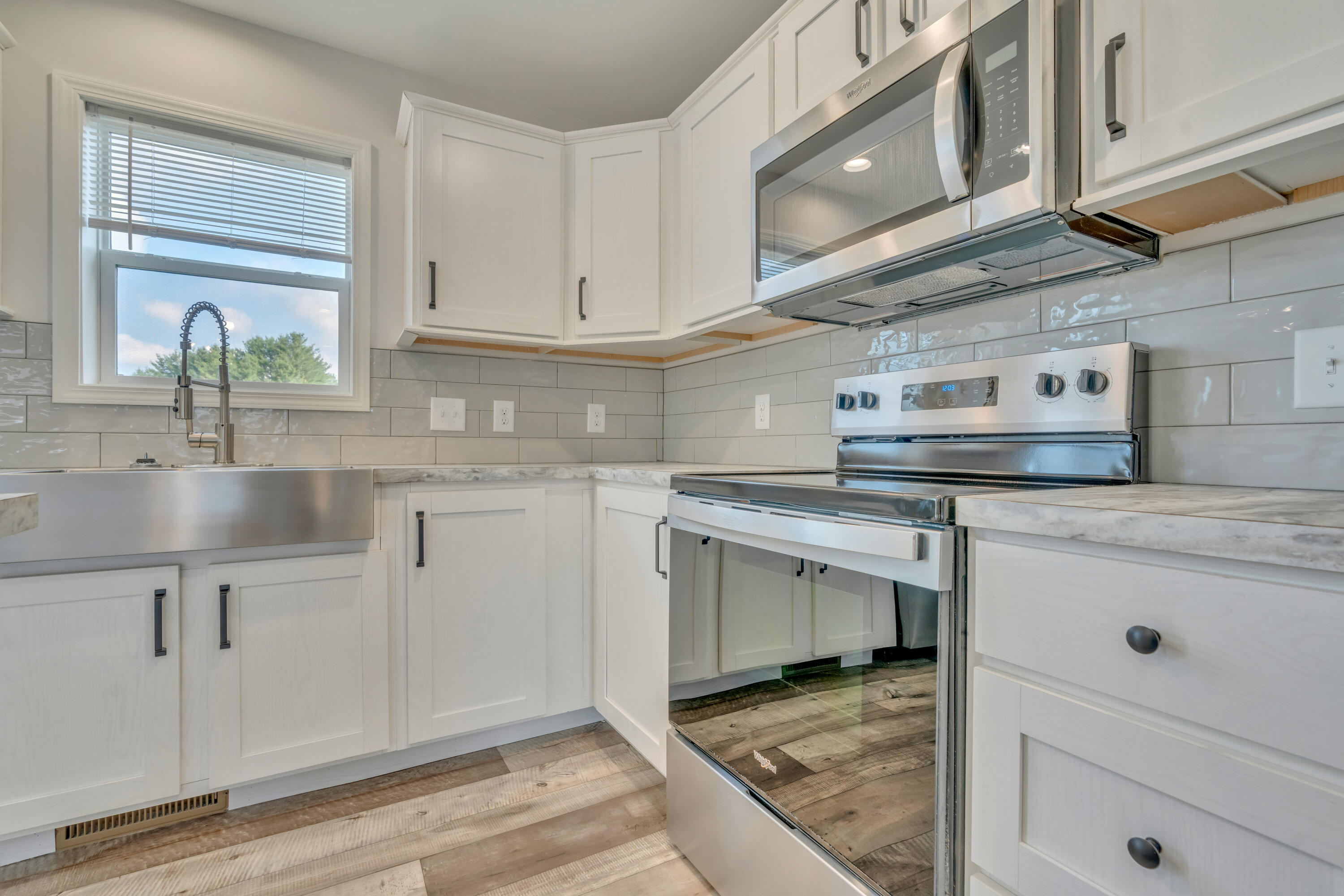 8 Colony Way