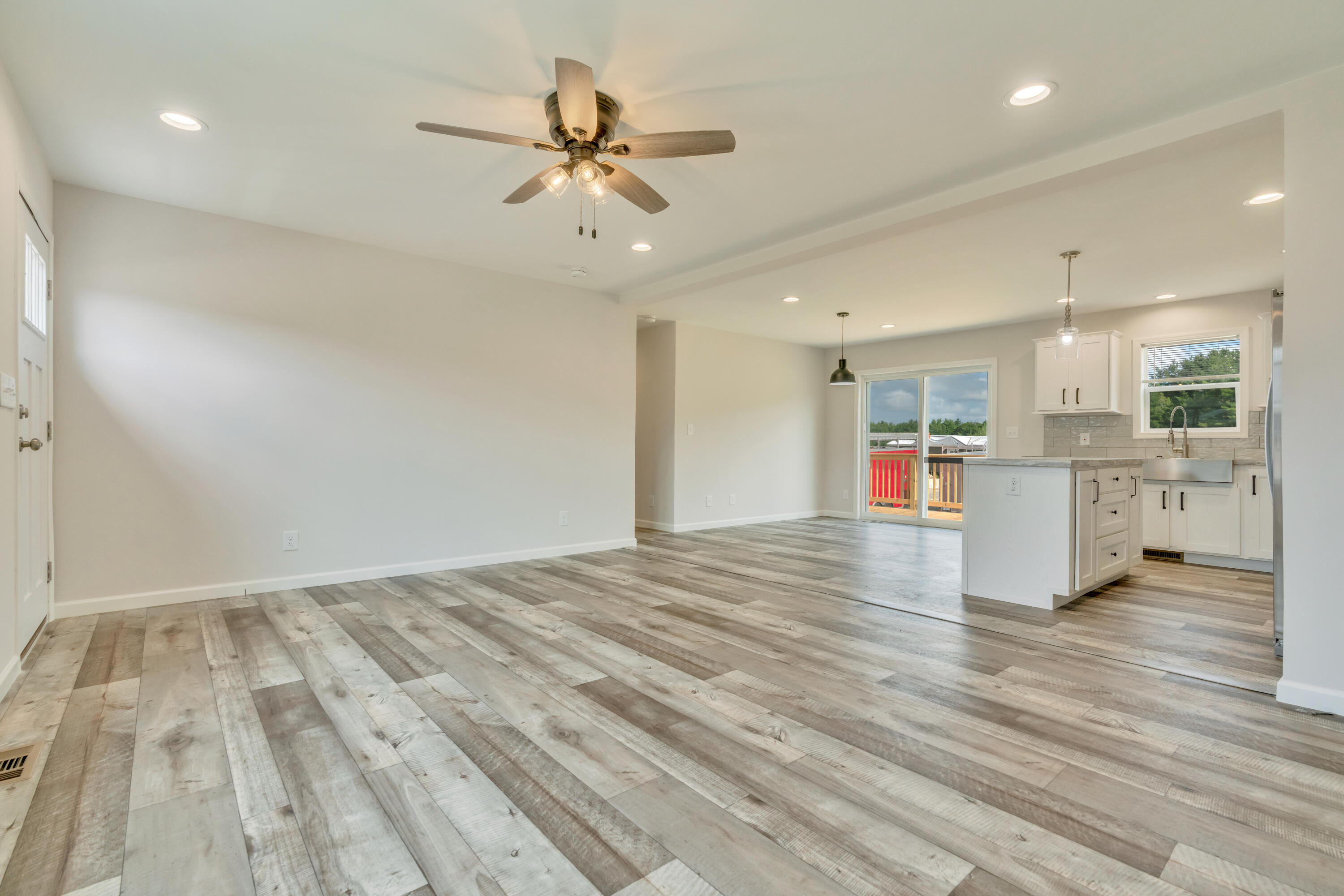 8 Colony Way