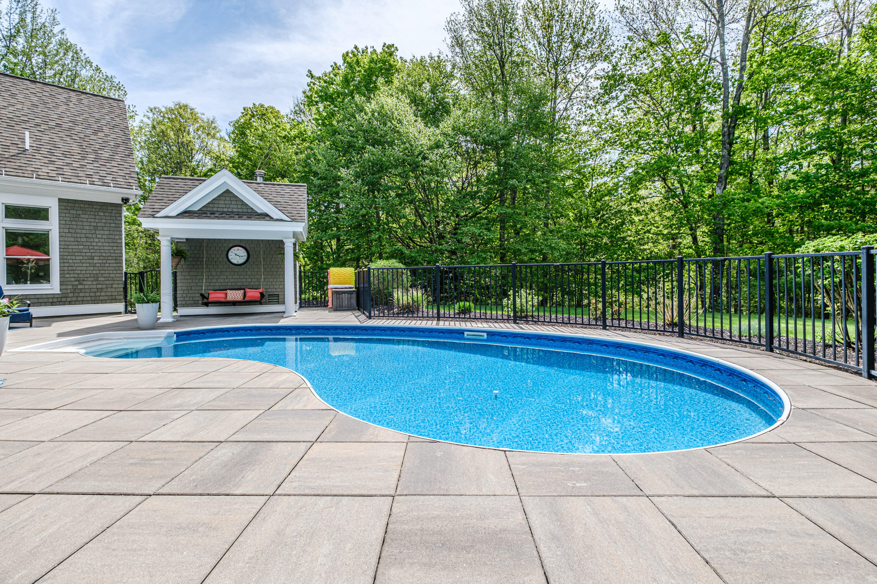 11 Silver Brook Circle