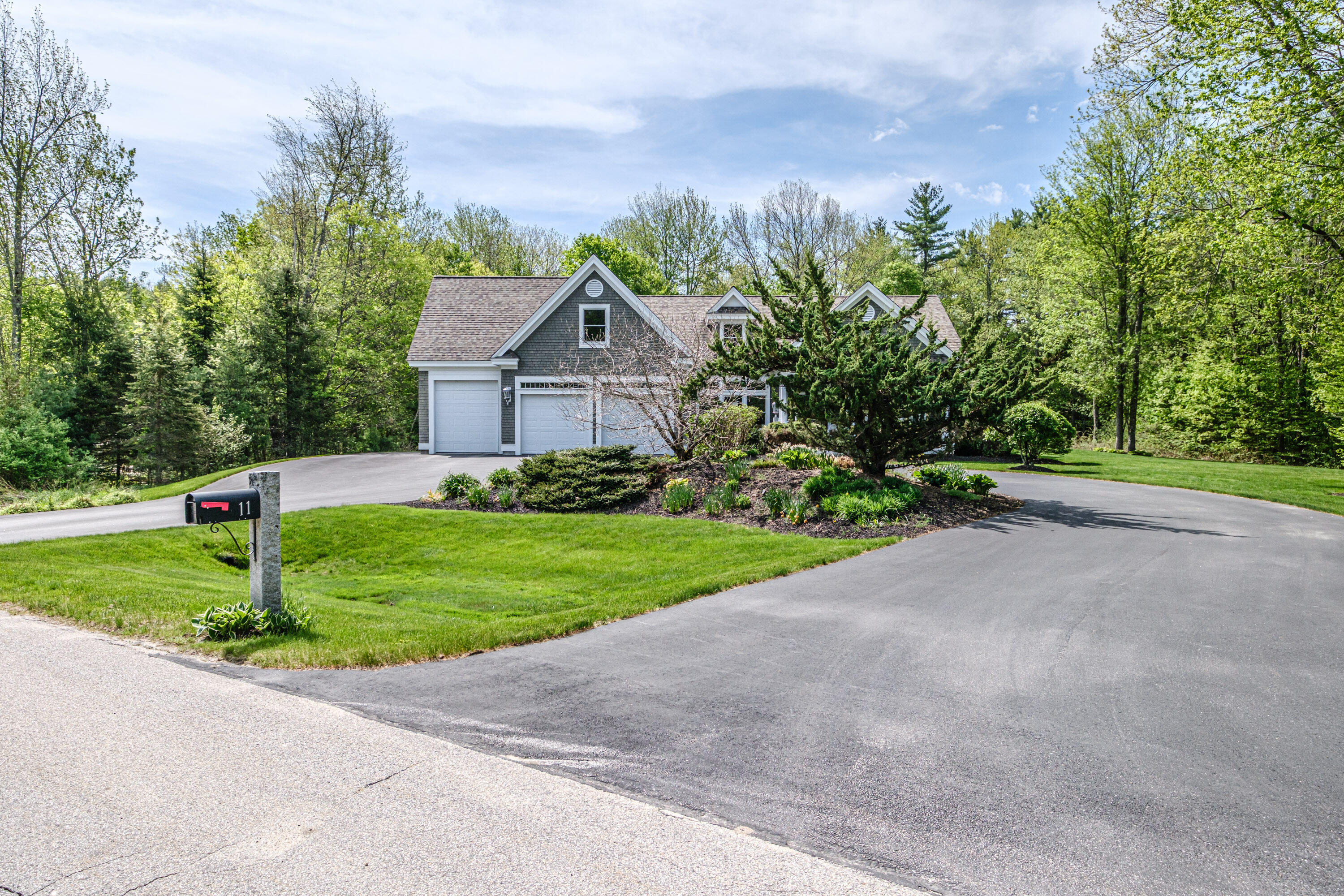 11 Silver Brook Circle