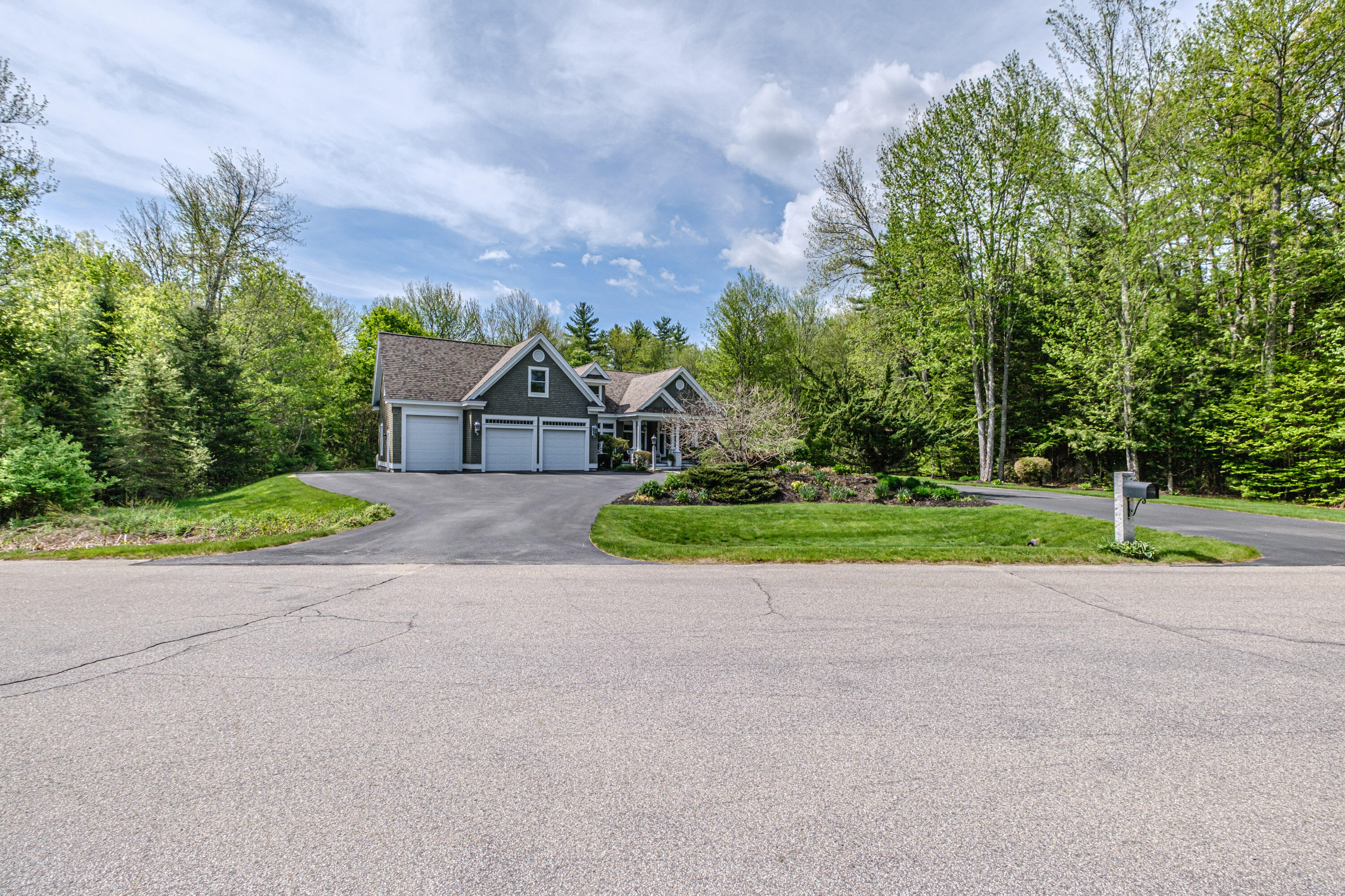 11 Silver Brook Circle