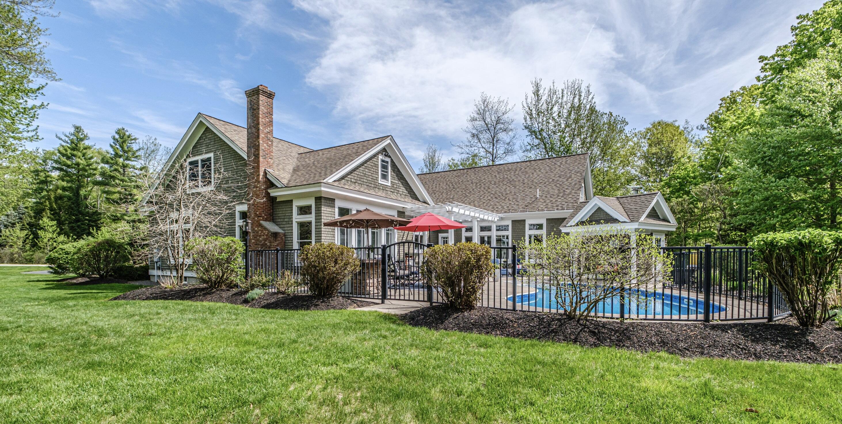 11 Silver Brook Circle