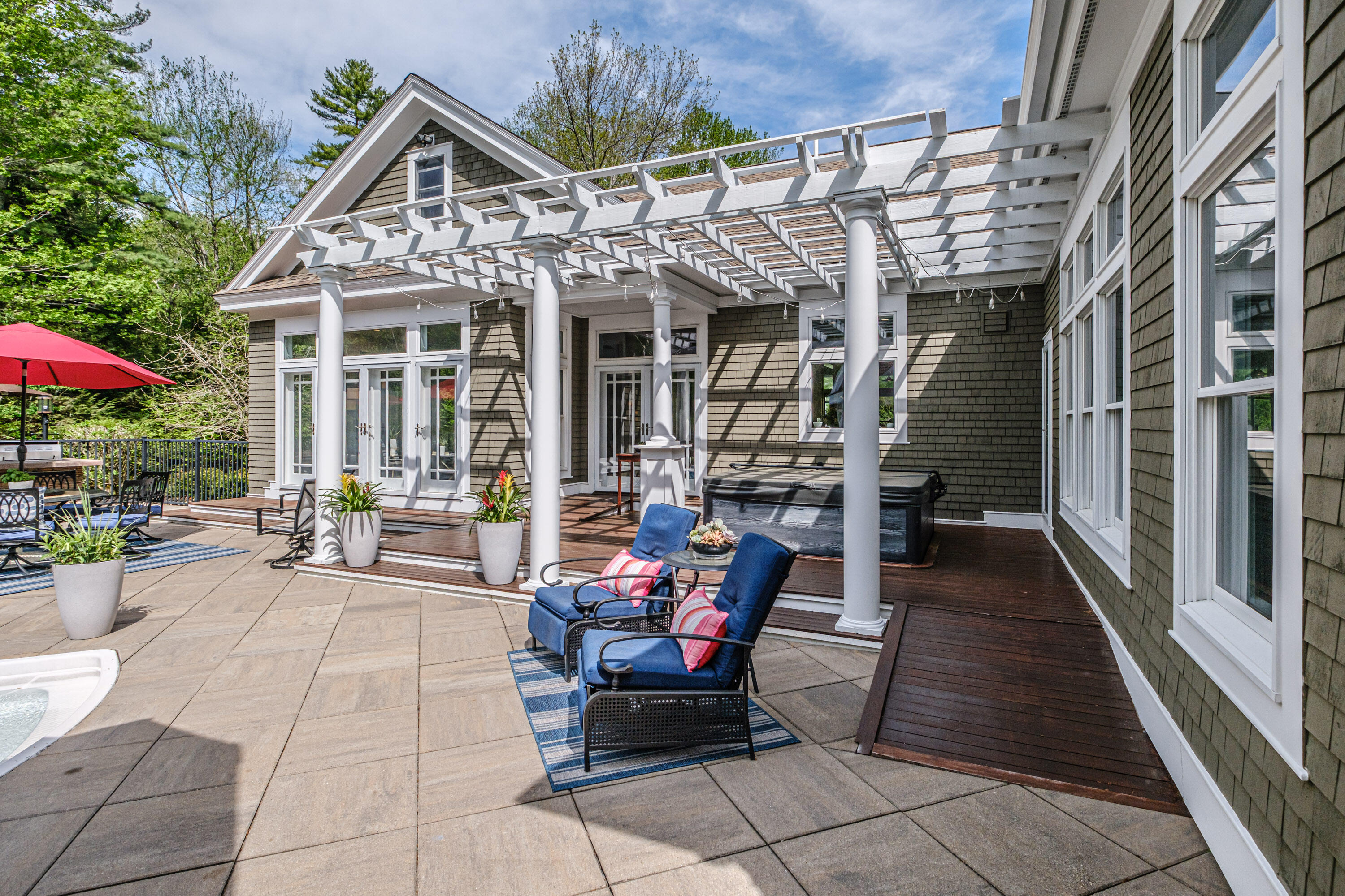 11 Silver Brook Circle