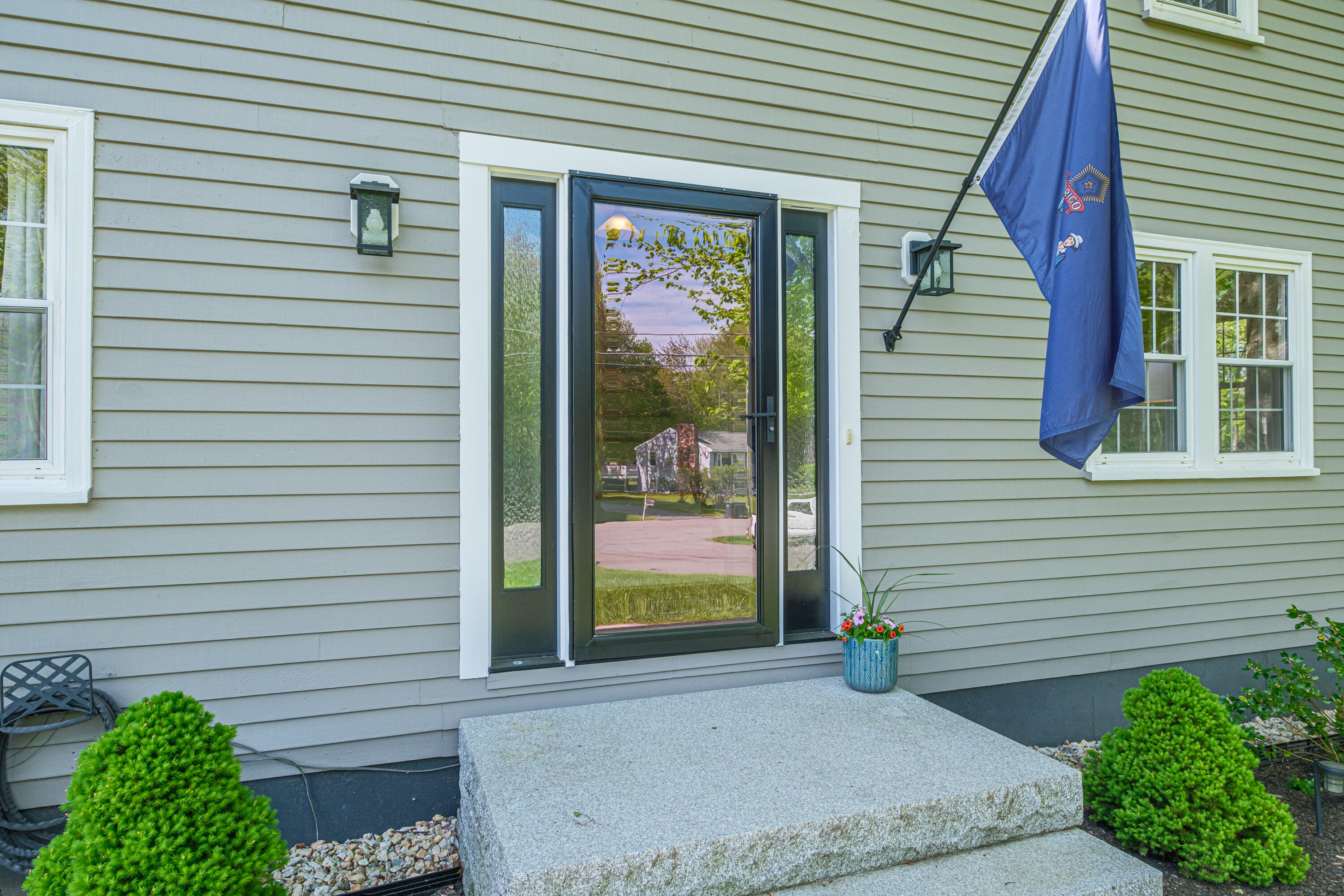 6 Plymouth Drive