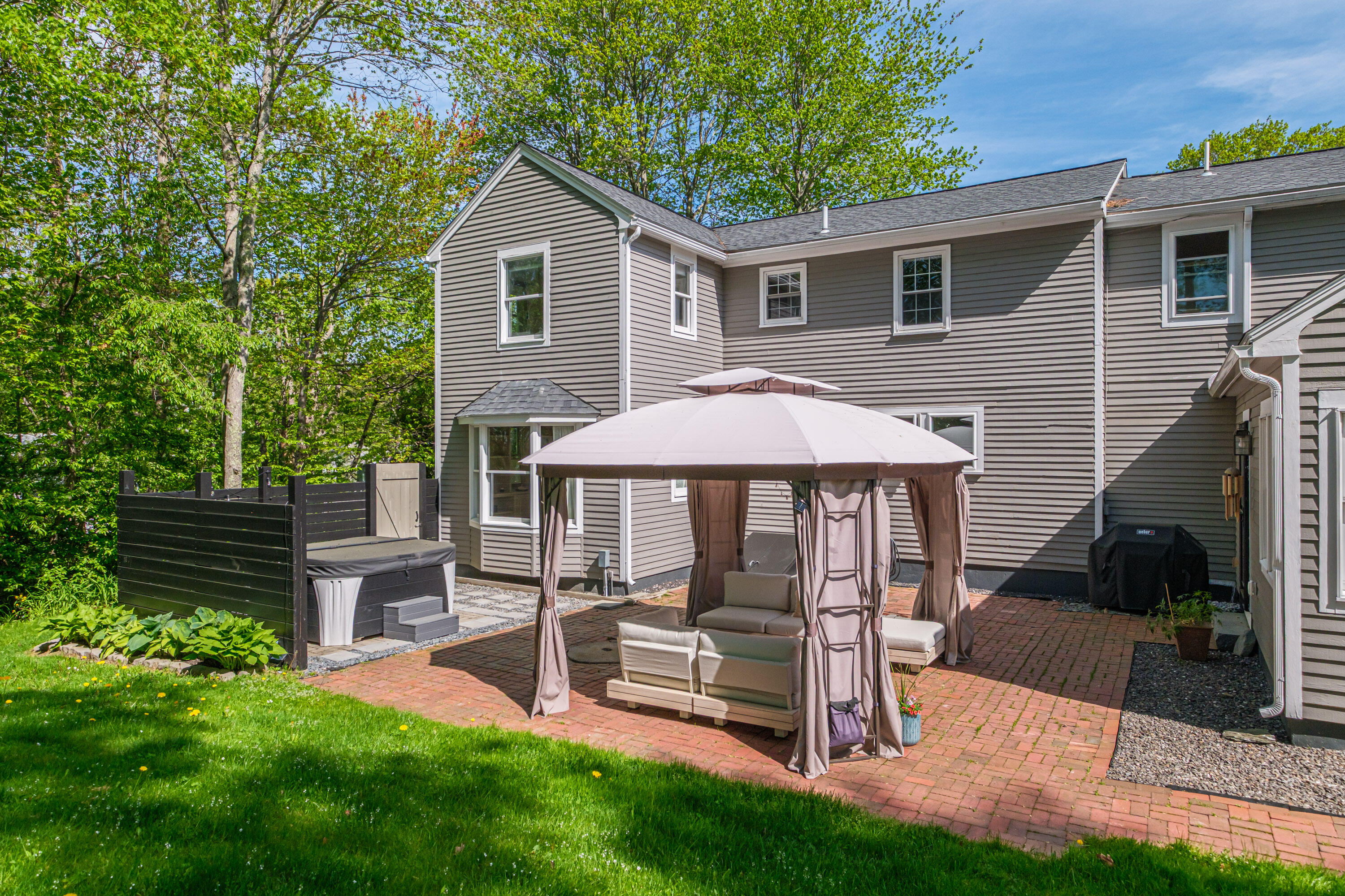 6 Plymouth Drive