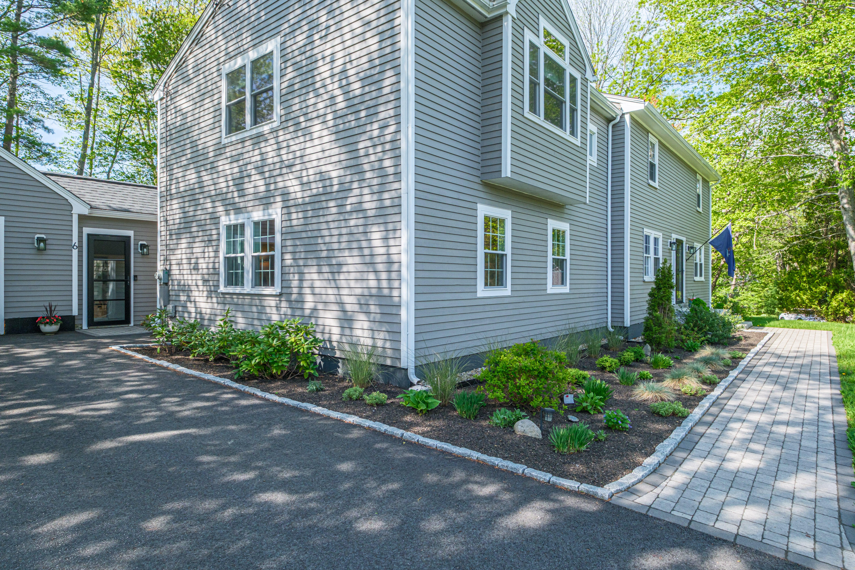 6 Plymouth Drive