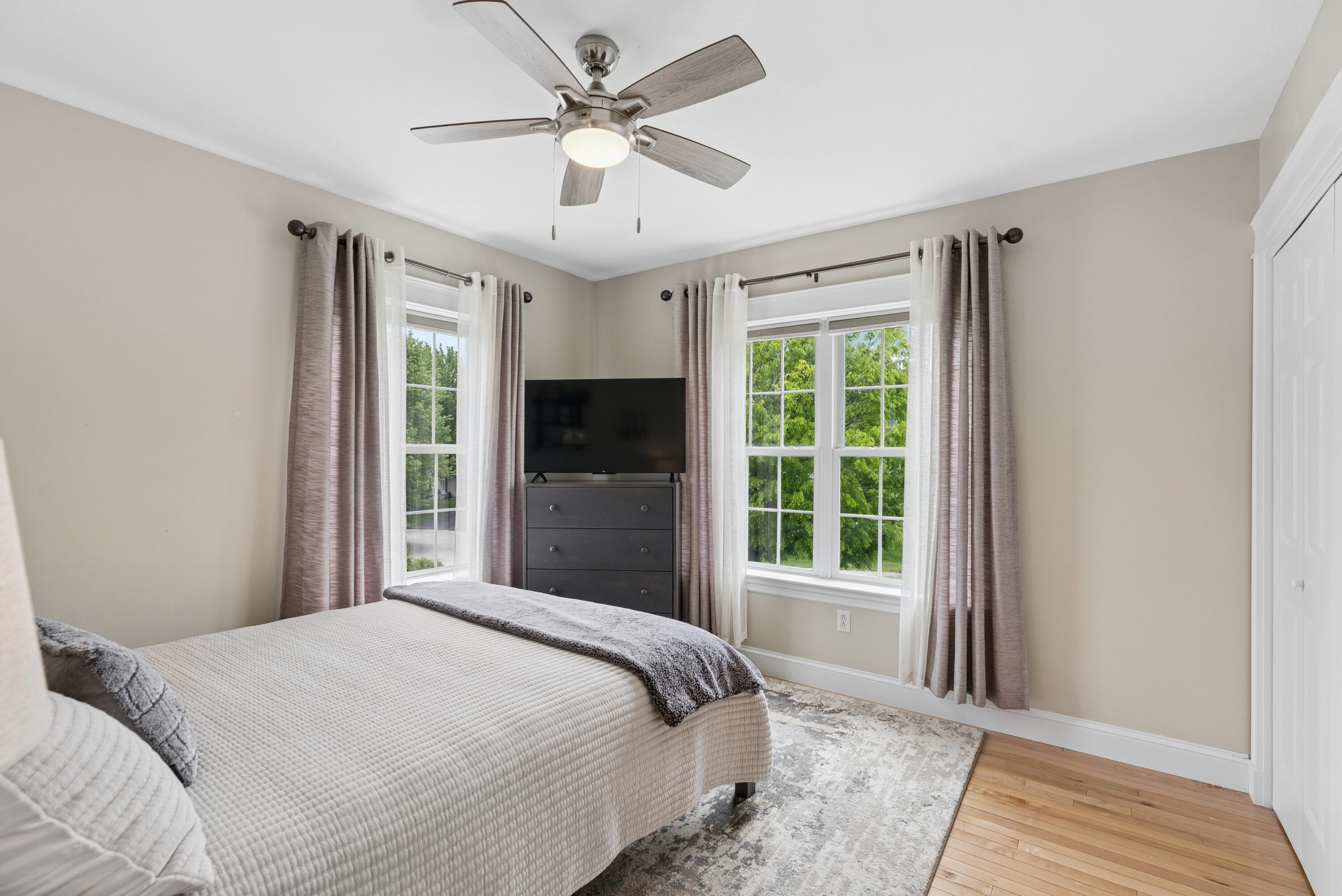 12 Grandview