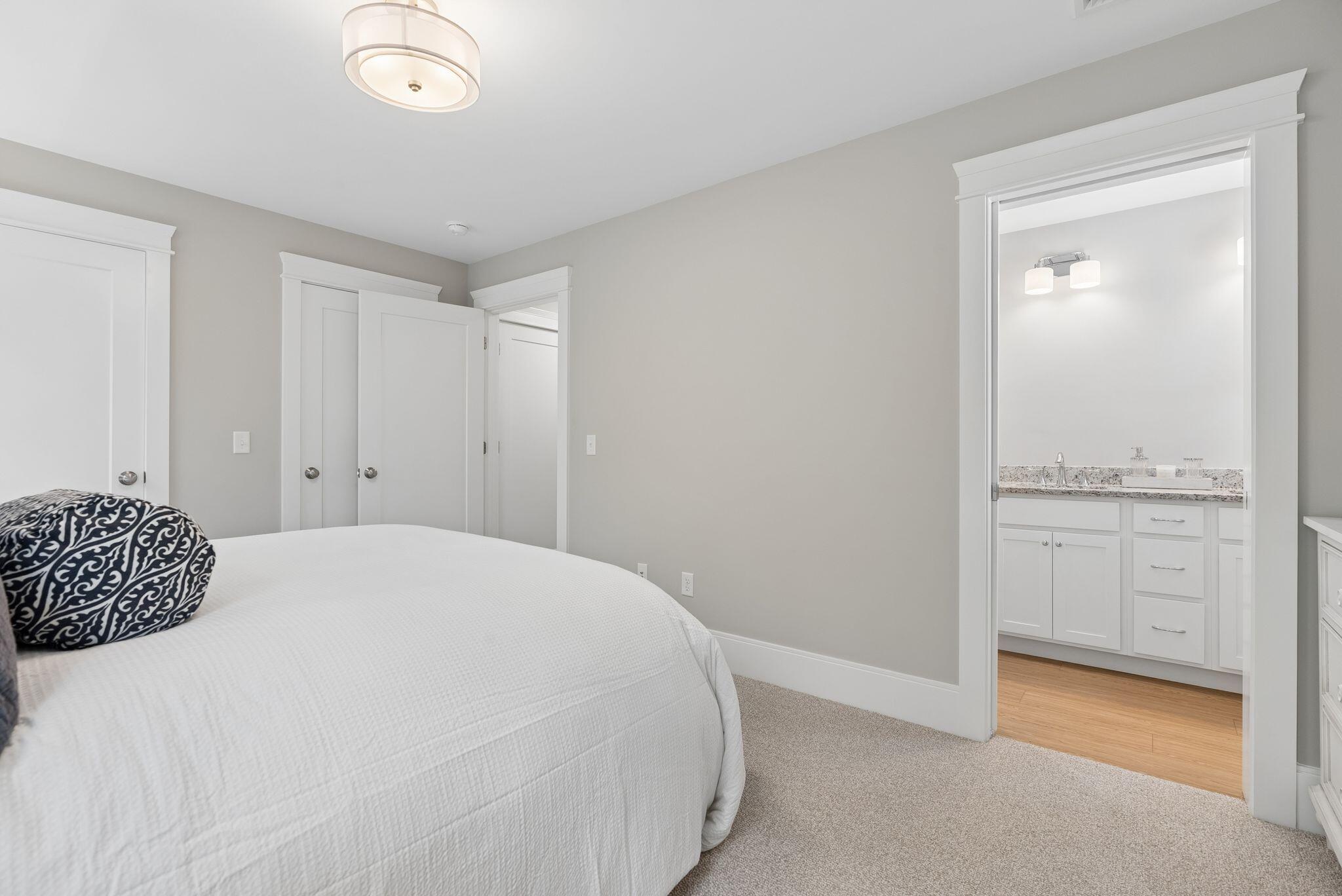 12 Creekside Court 11