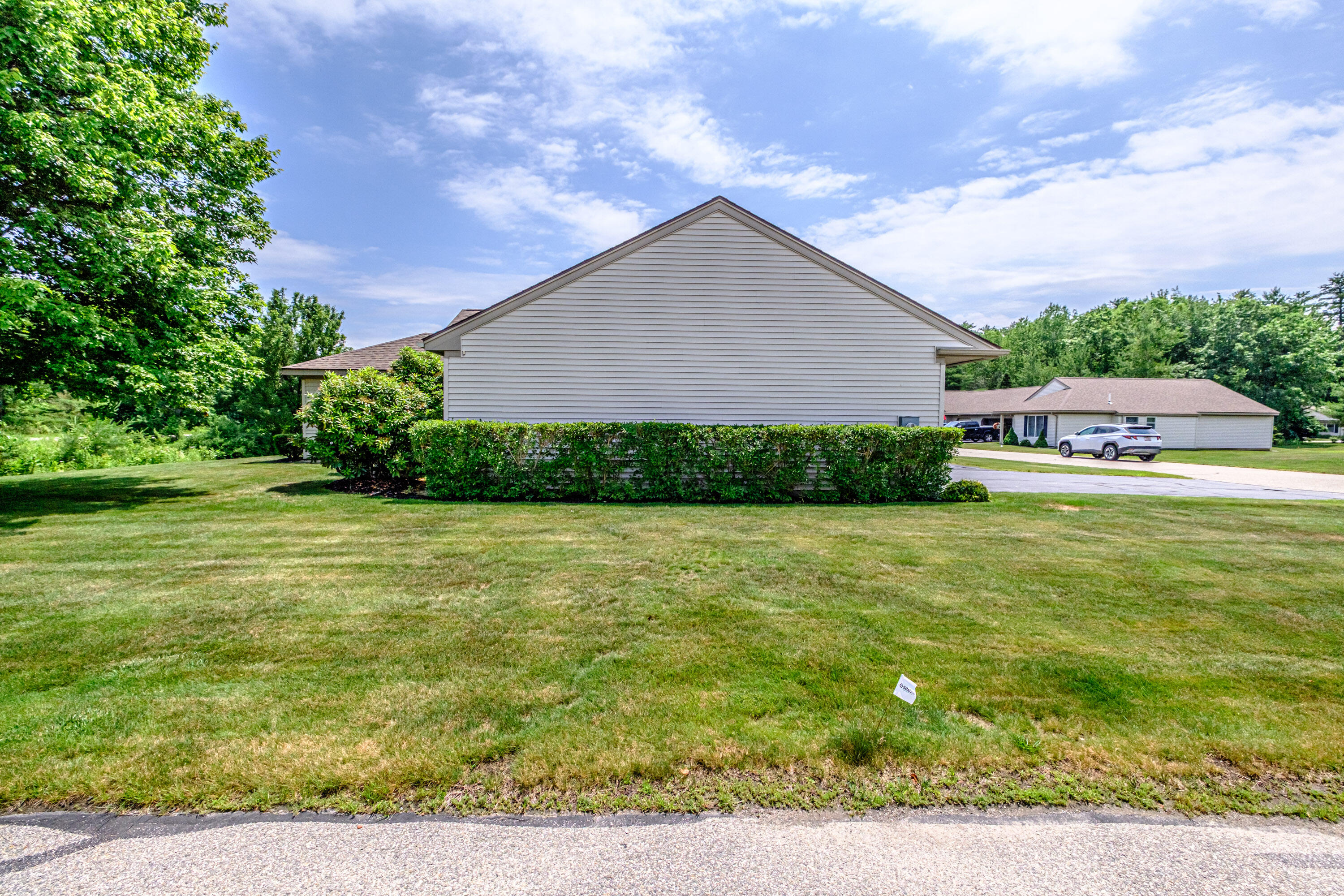 102 Fountain Way 102