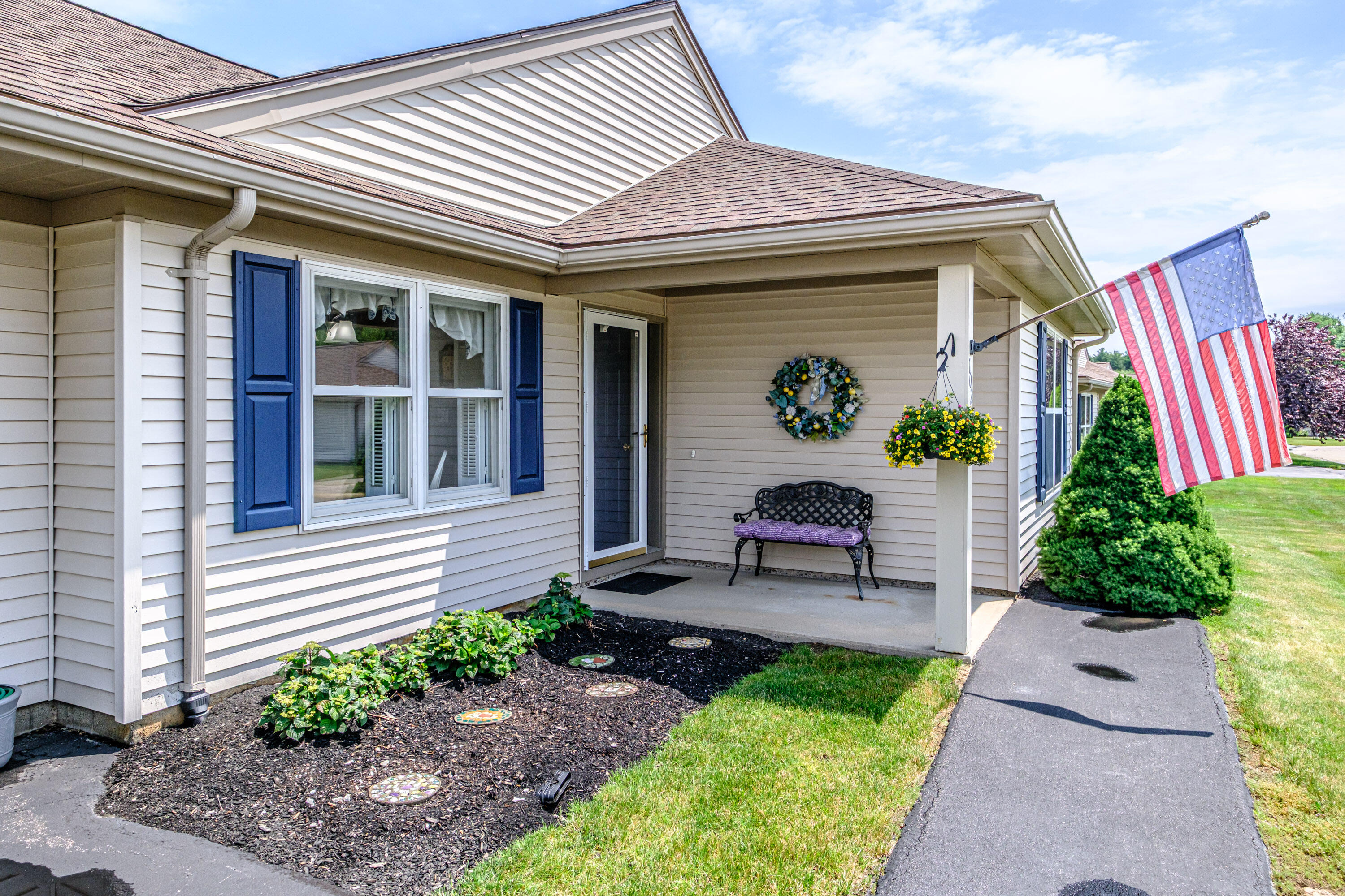 102 Fountain Way 102