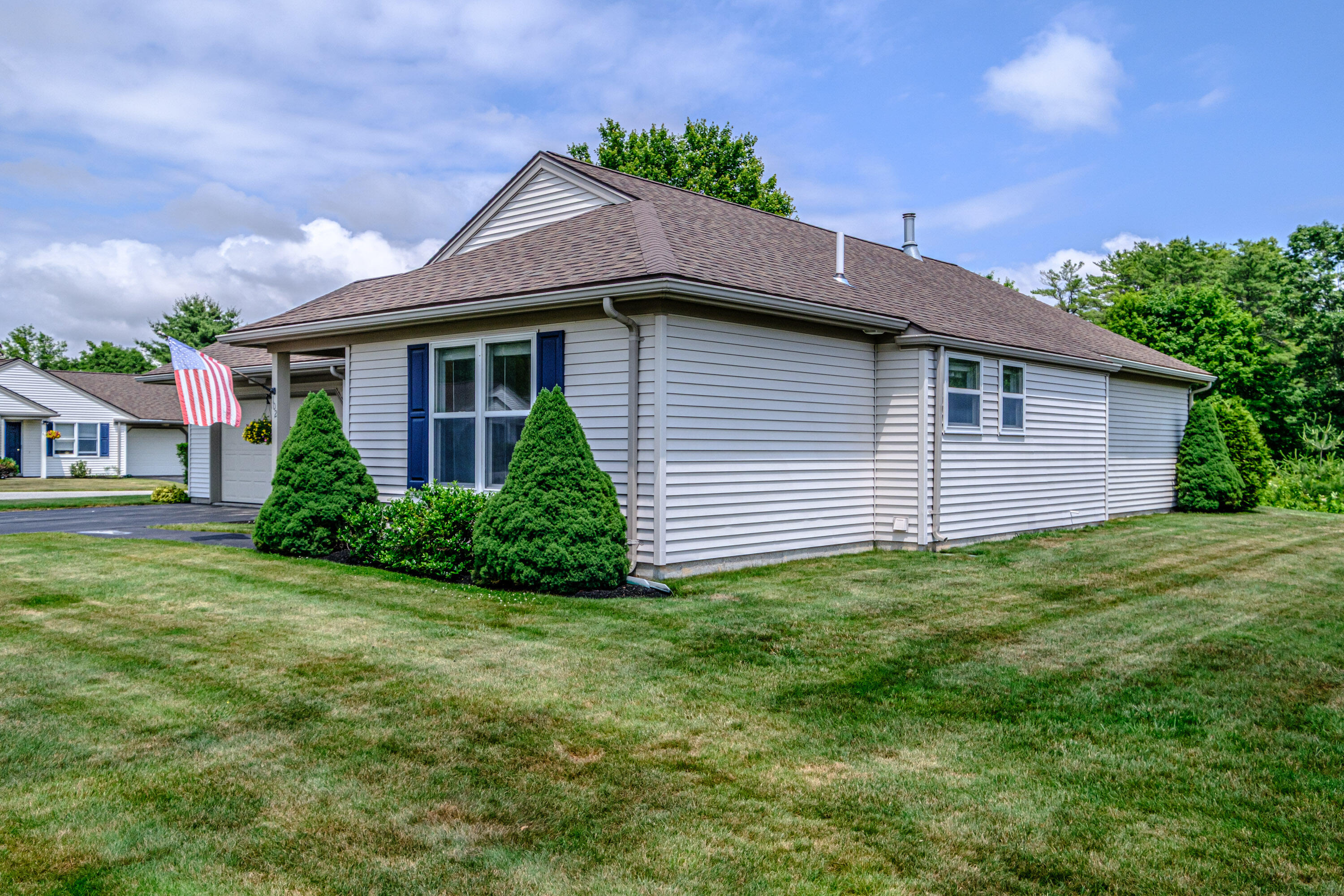 102 Fountain Way 102