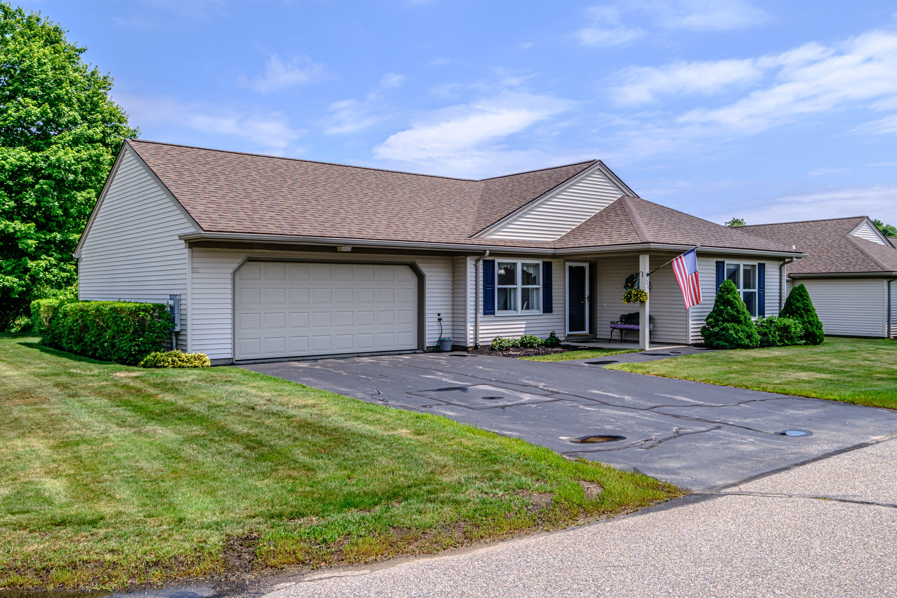 102 Fountain Way 102