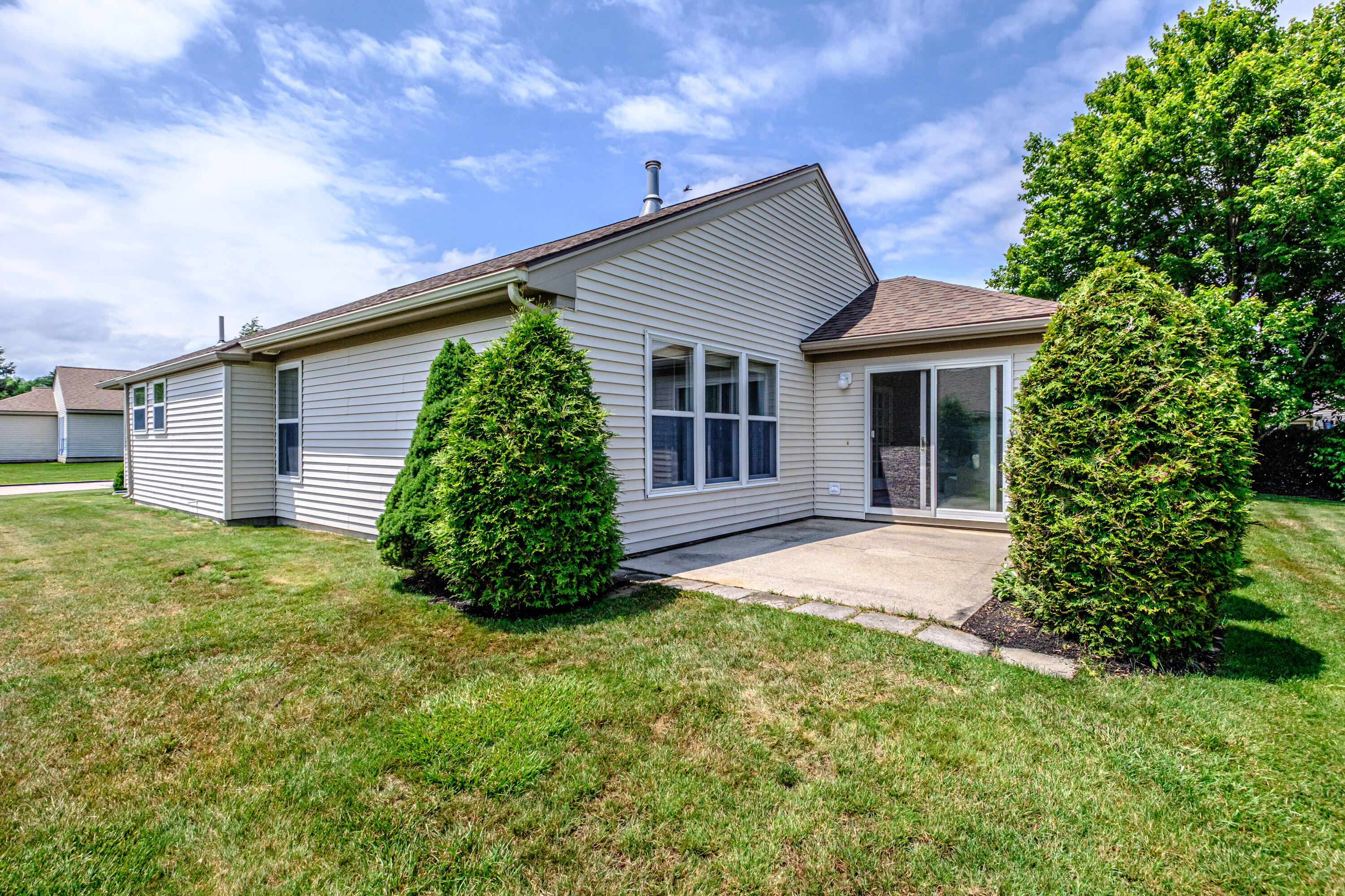 102 Fountain Way 102