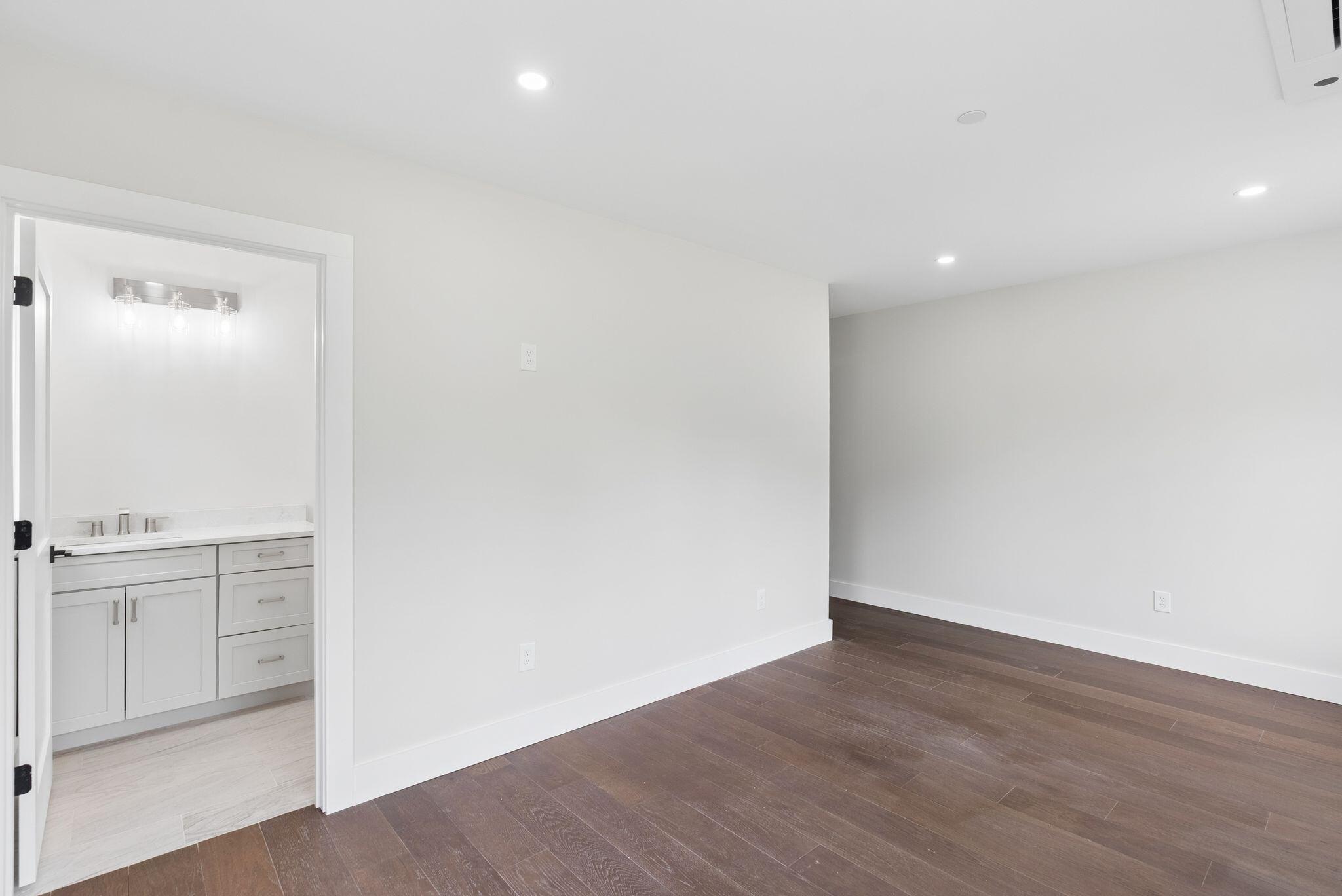 23 Fairway Commons Drive 6