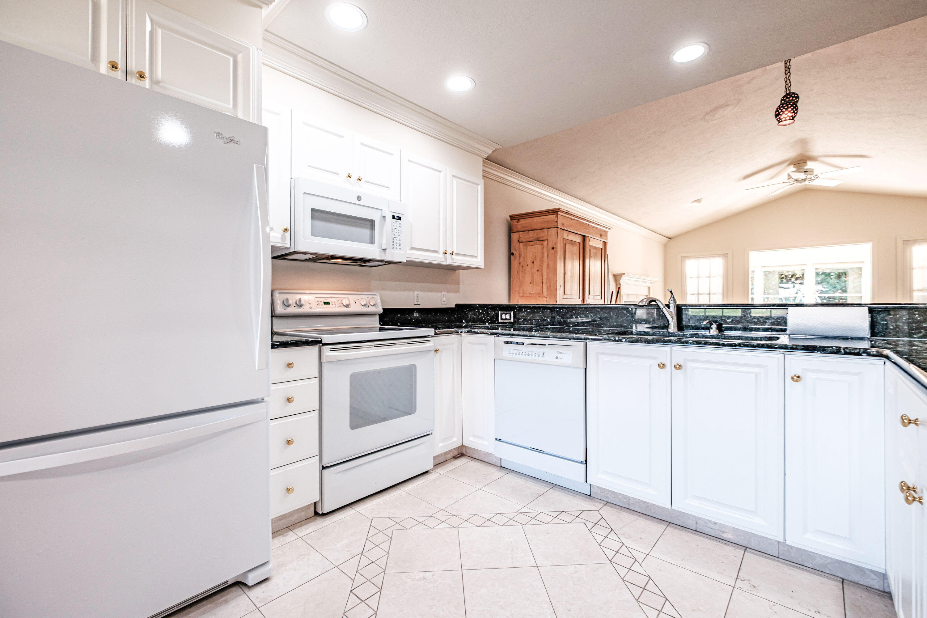 76 Atrium Way 76