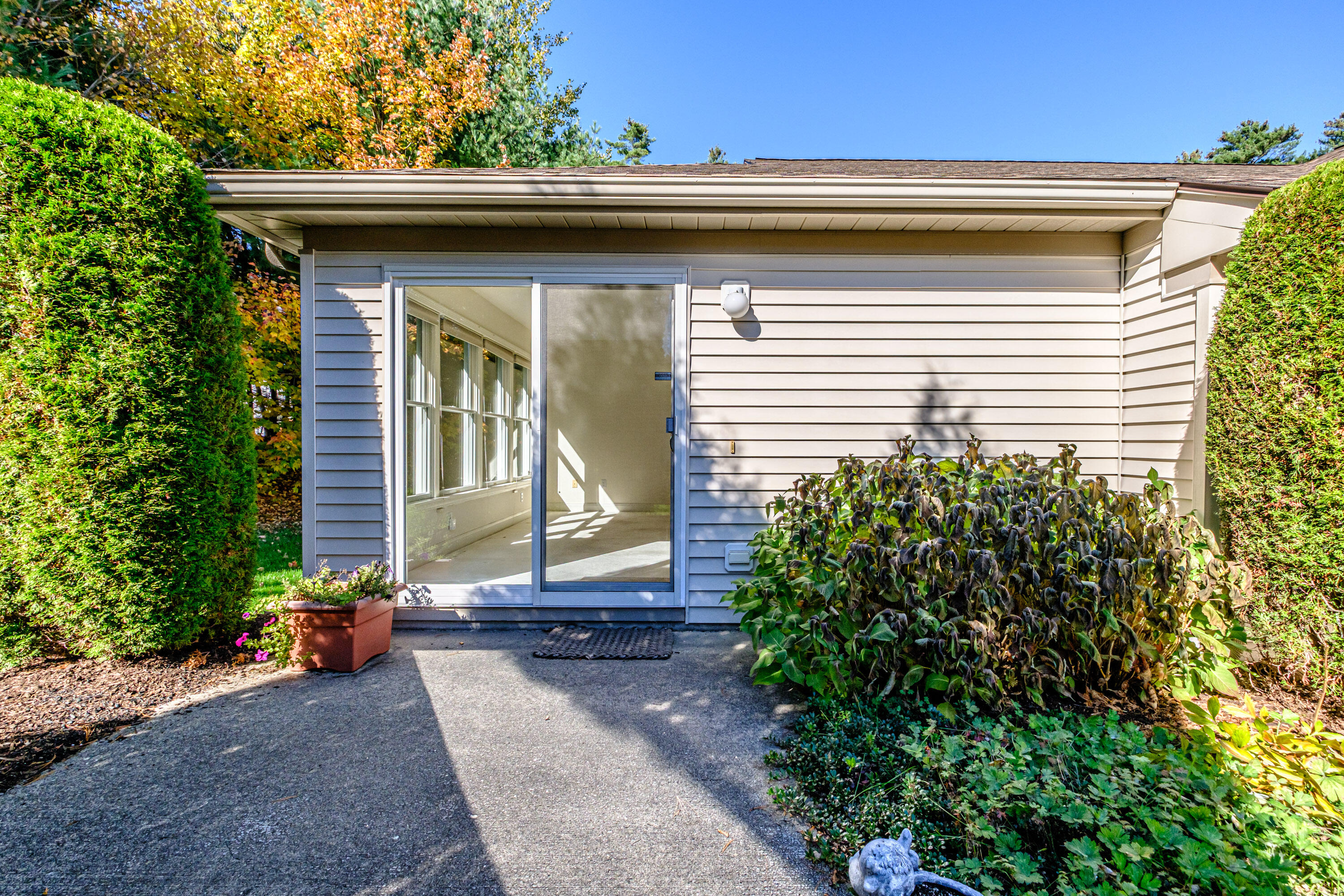76 Atrium Way 76