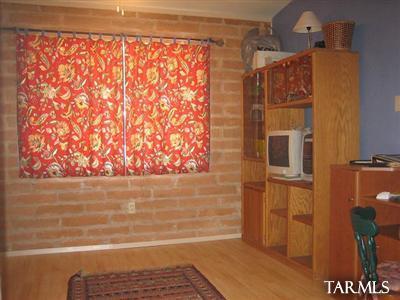 878 E Mitchell Drive