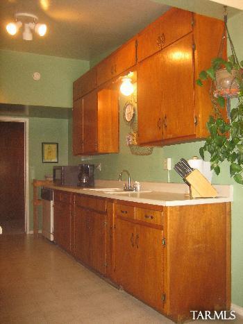 878 E Mitchell Drive